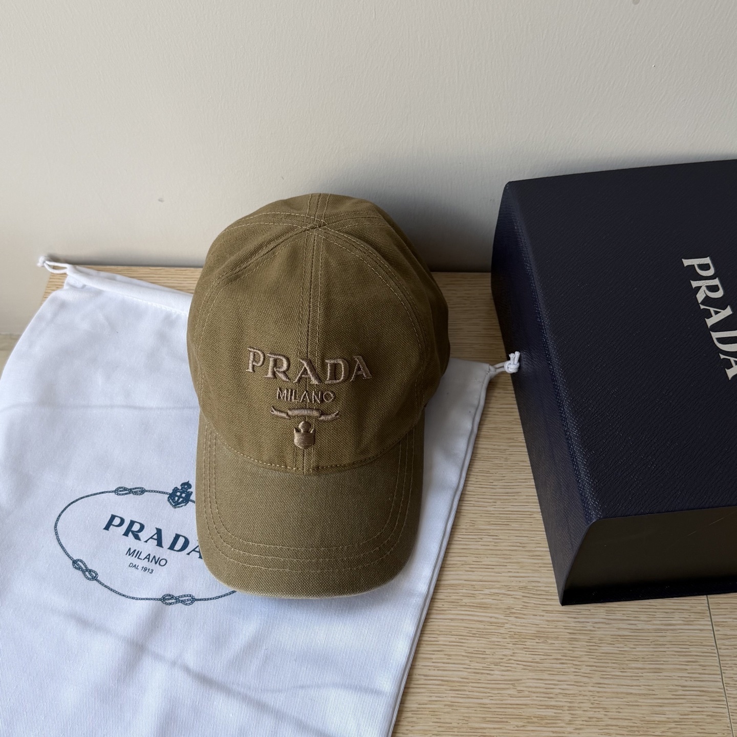 27262-Prada-220 gallery