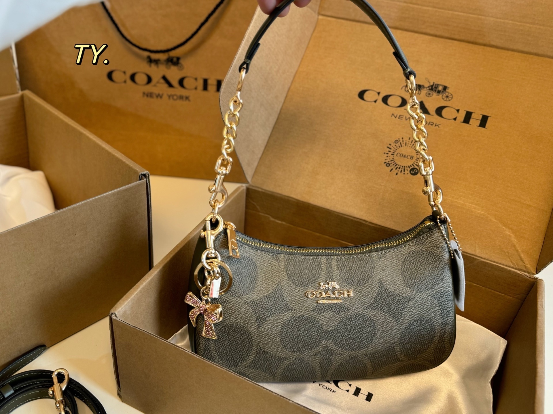 27263-COACH-430 gallery