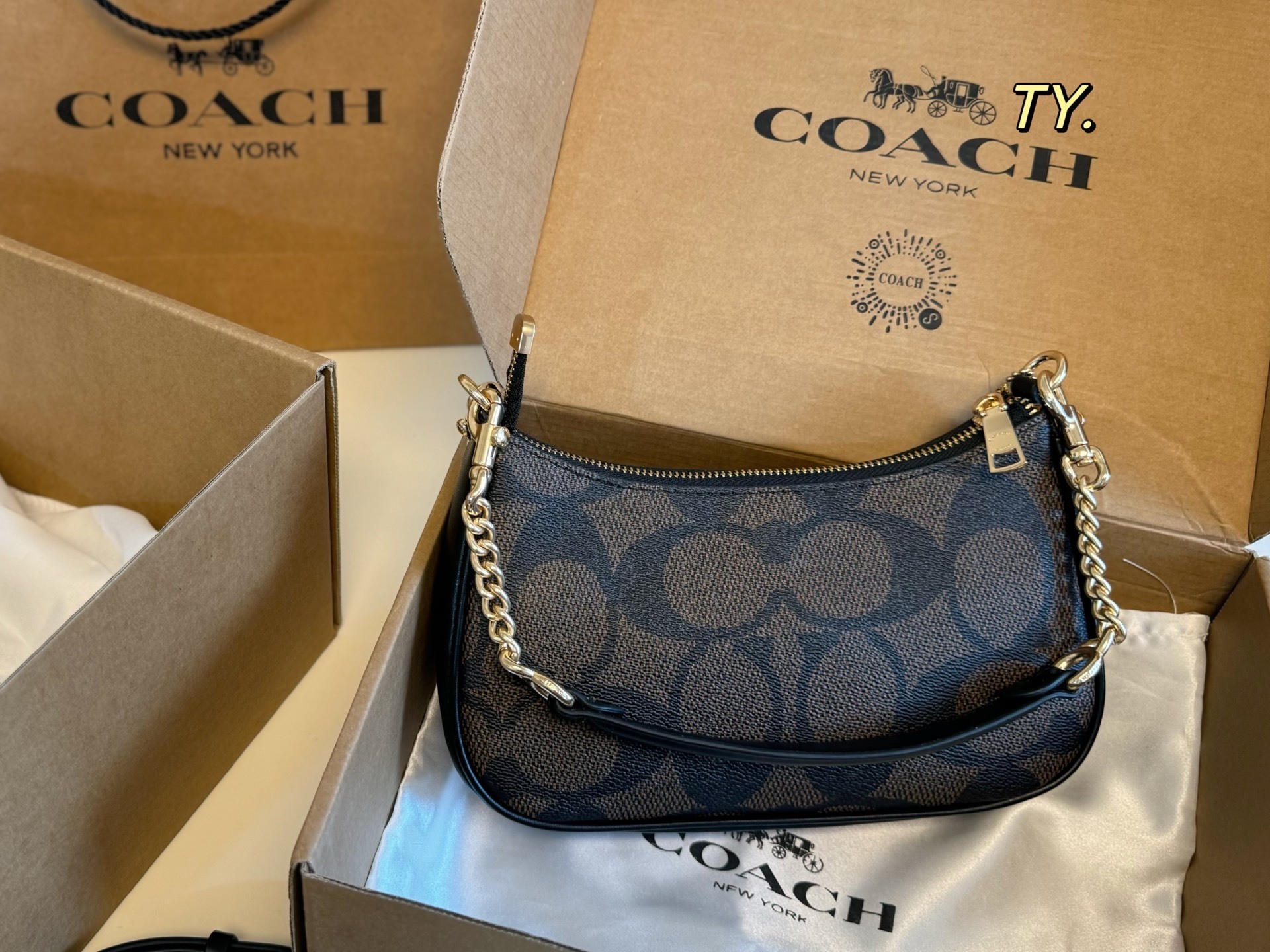 27263-COACH-430 gallery
