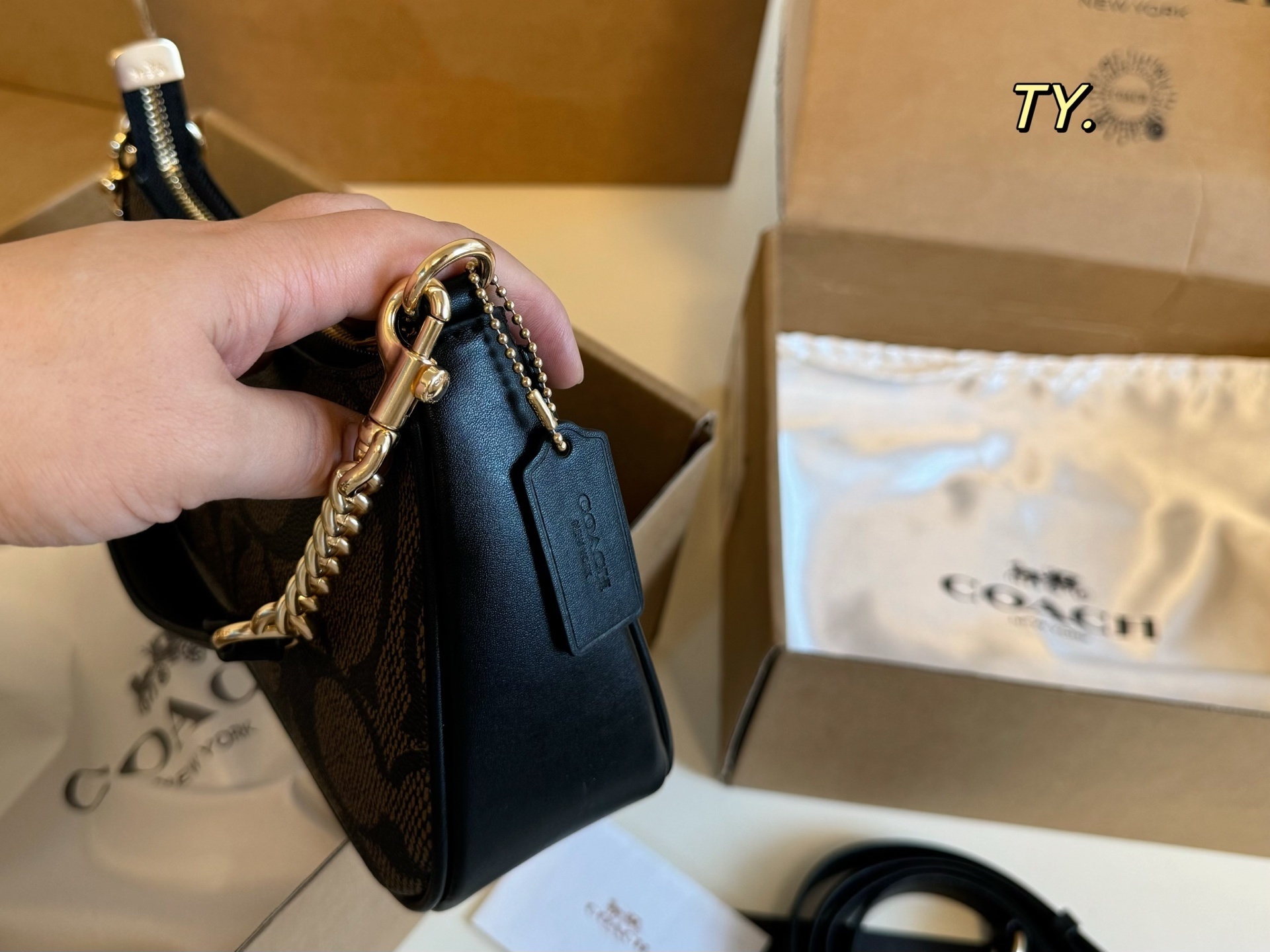 27263-COACH-430 gallery