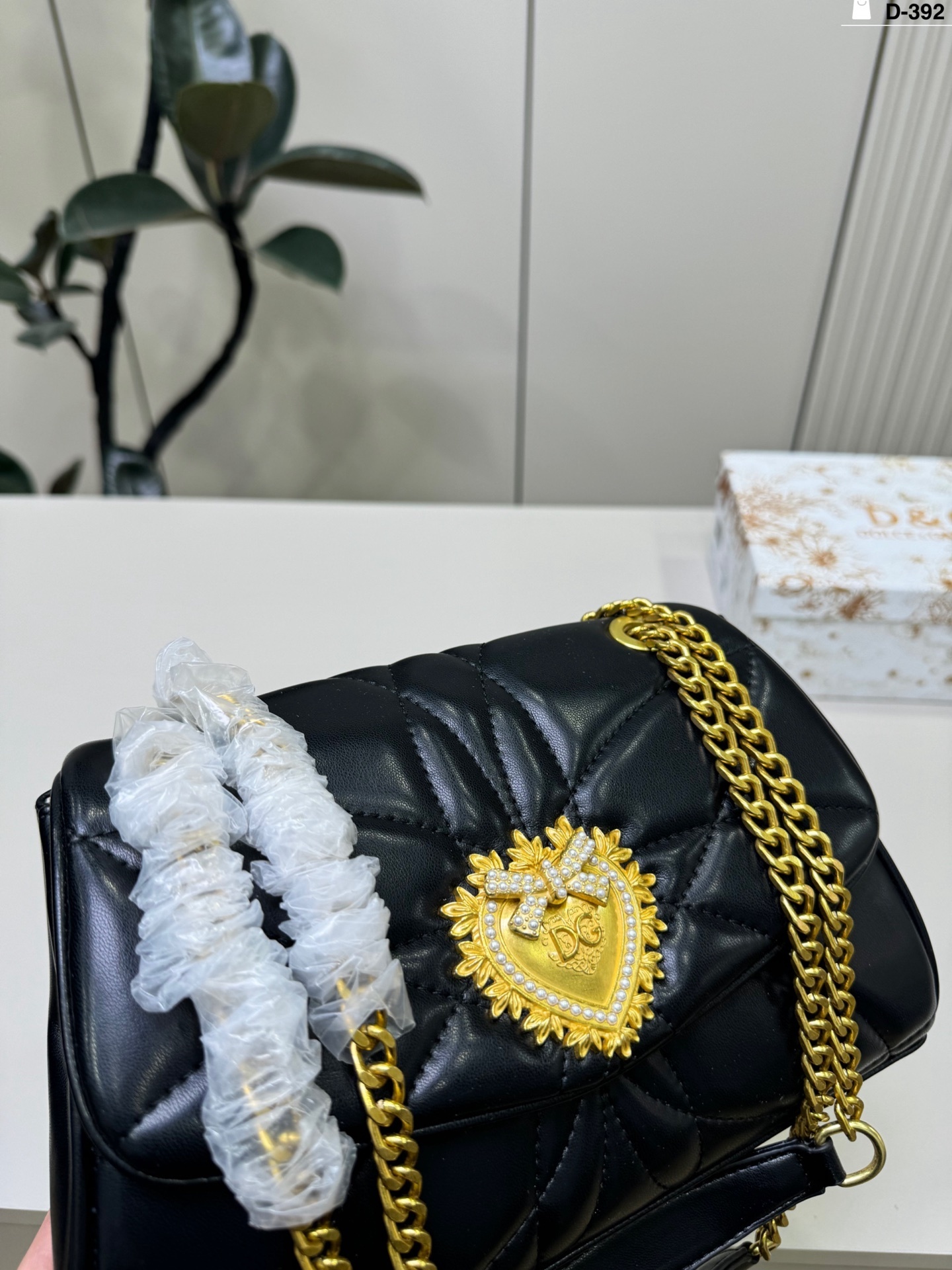 27264-D&G-398 gallery