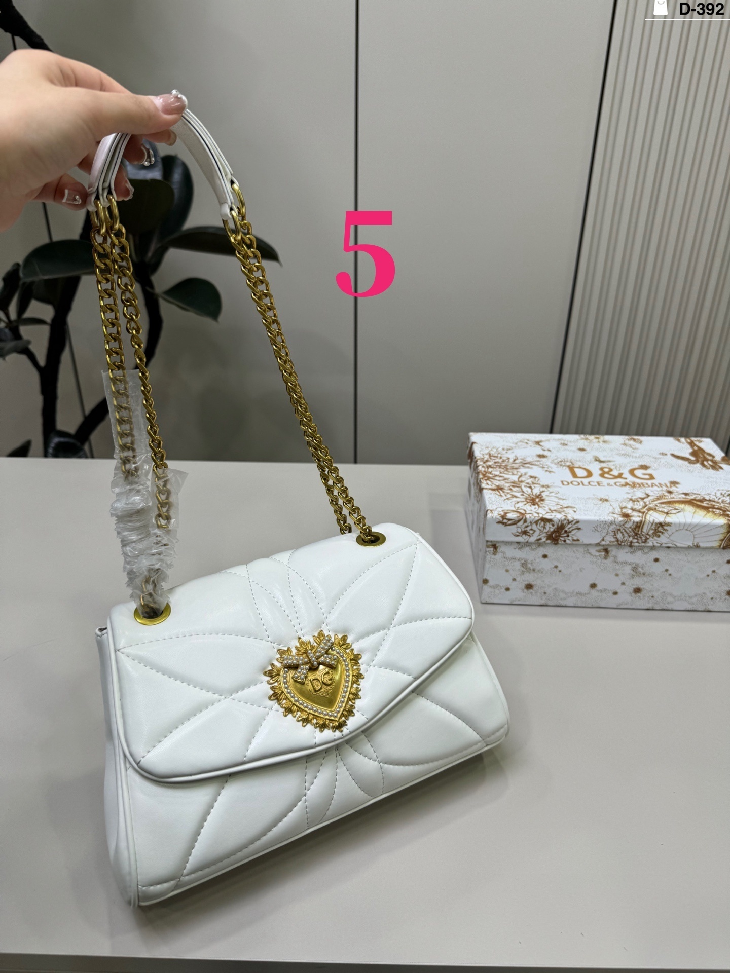 27264-D&G-398 gallery