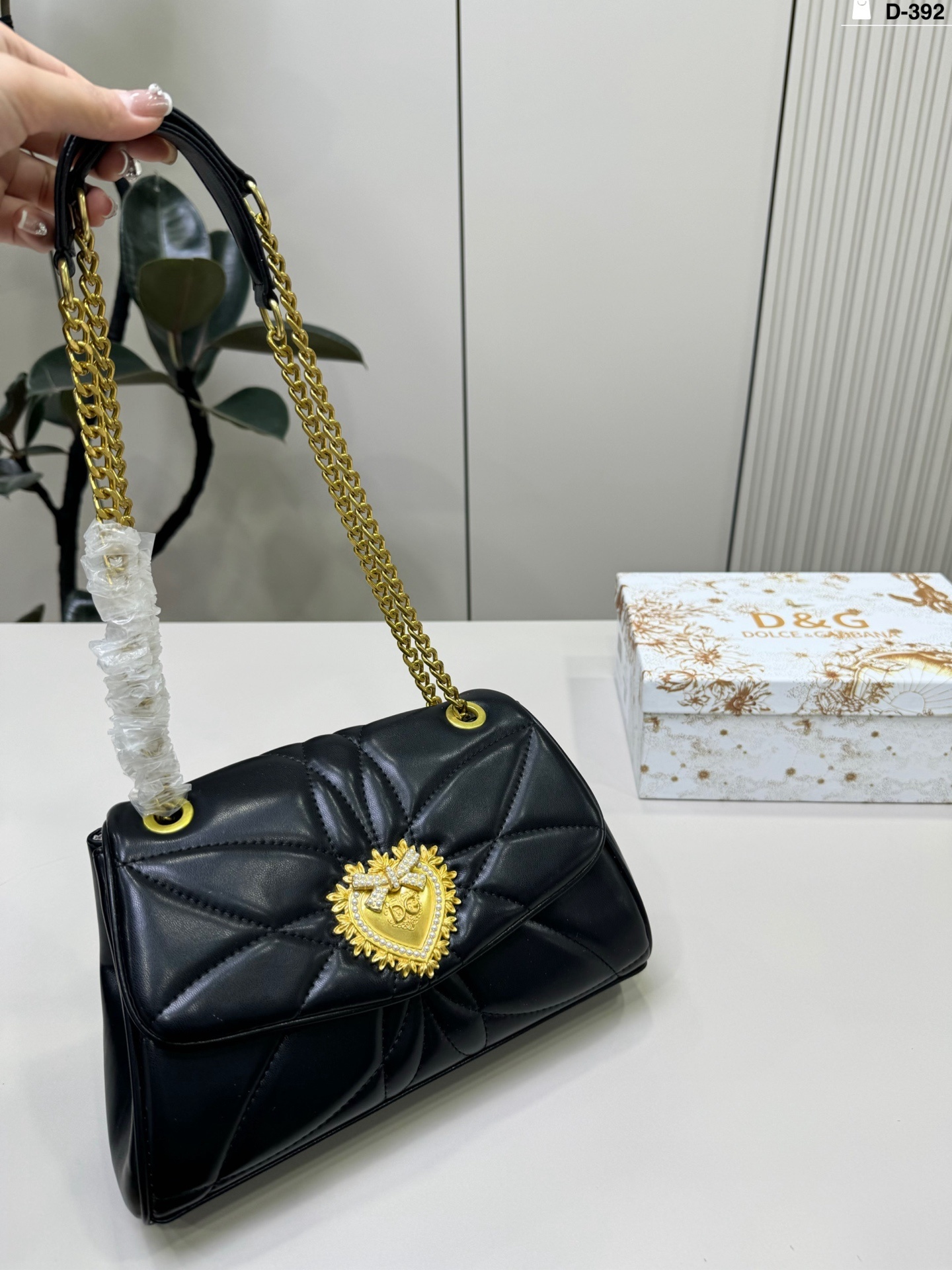 27264-D&G-398 gallery