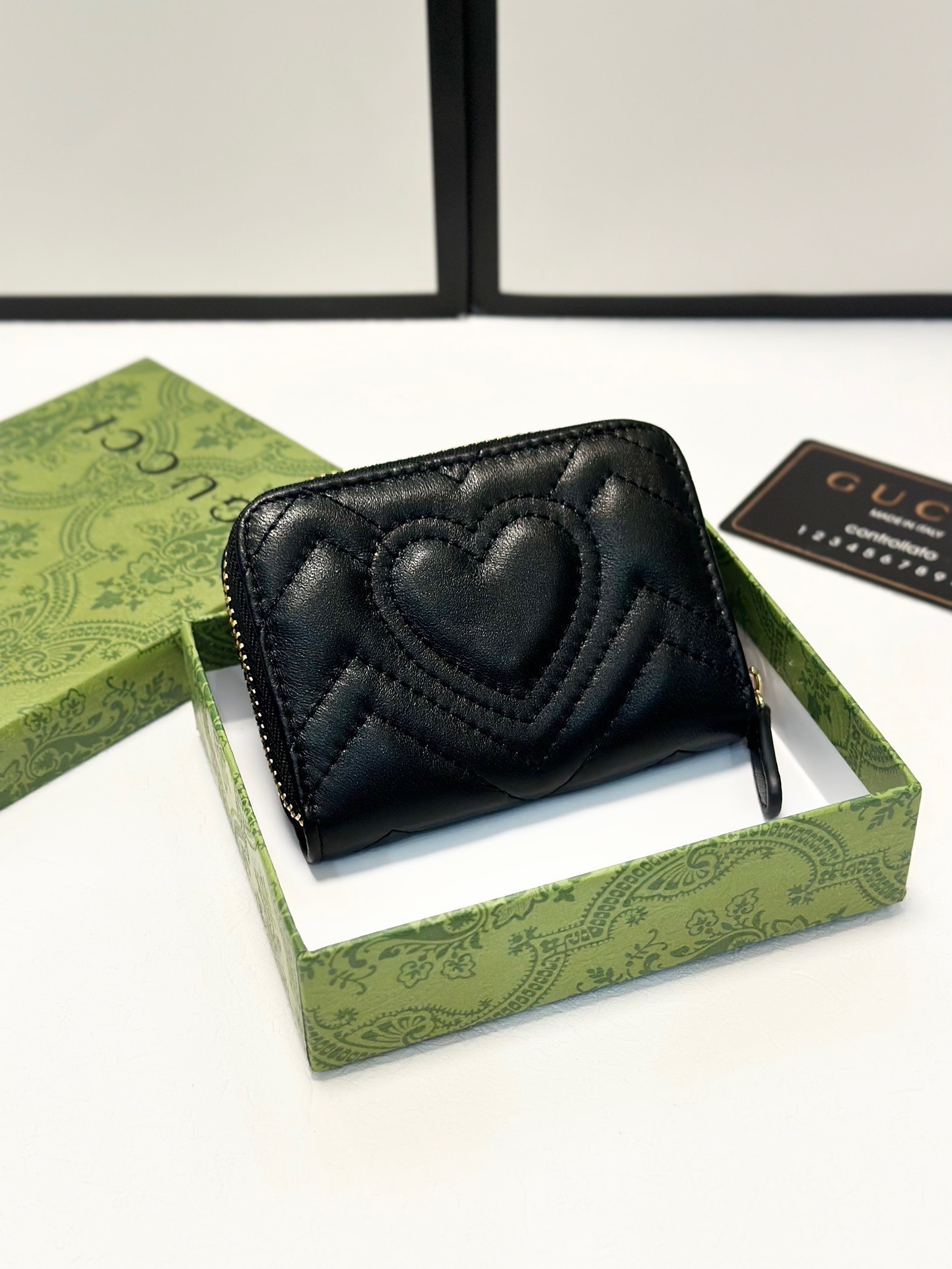 27268-Gucci--258 gallery