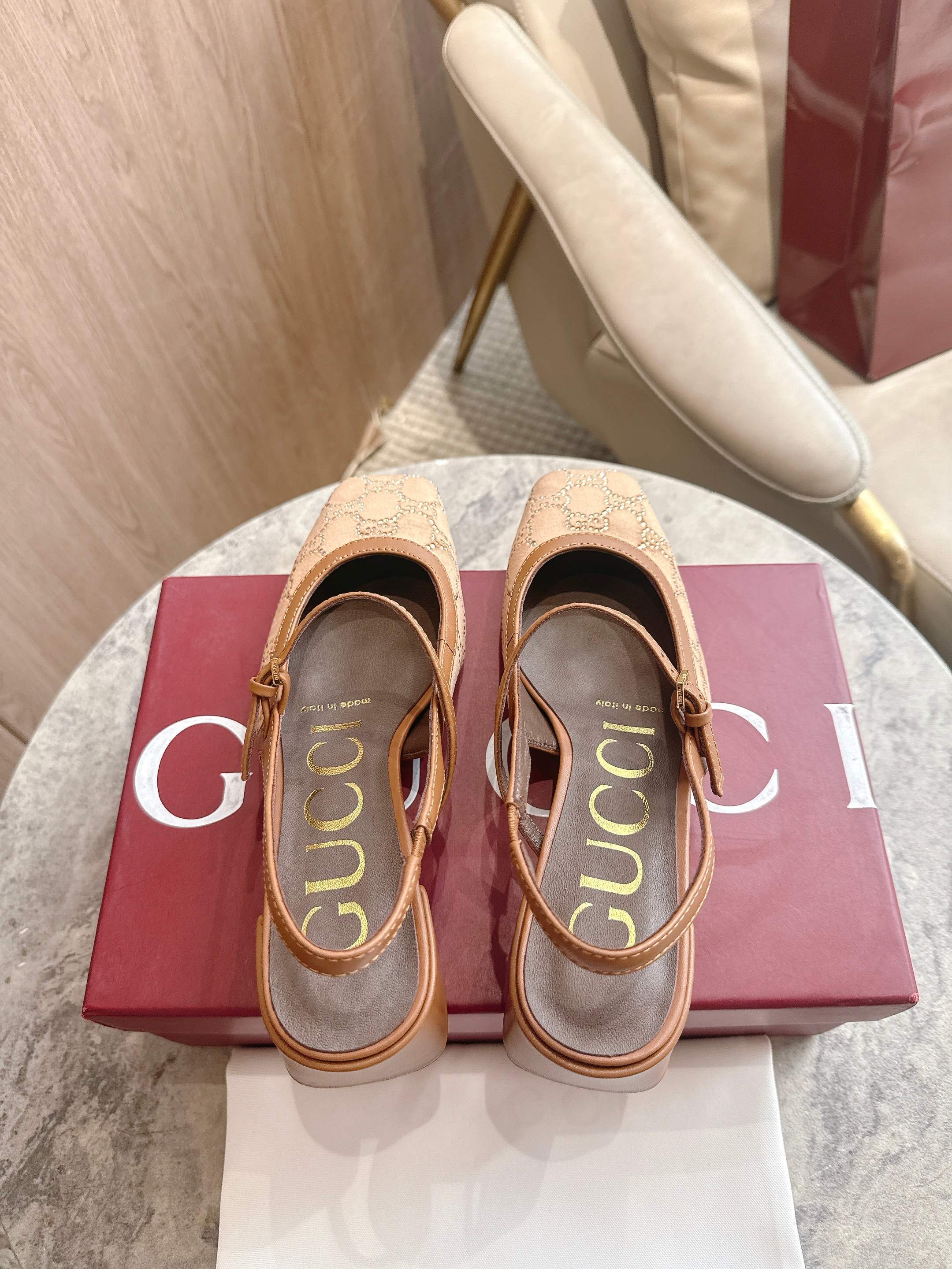 27269-Gucci-888 gallery