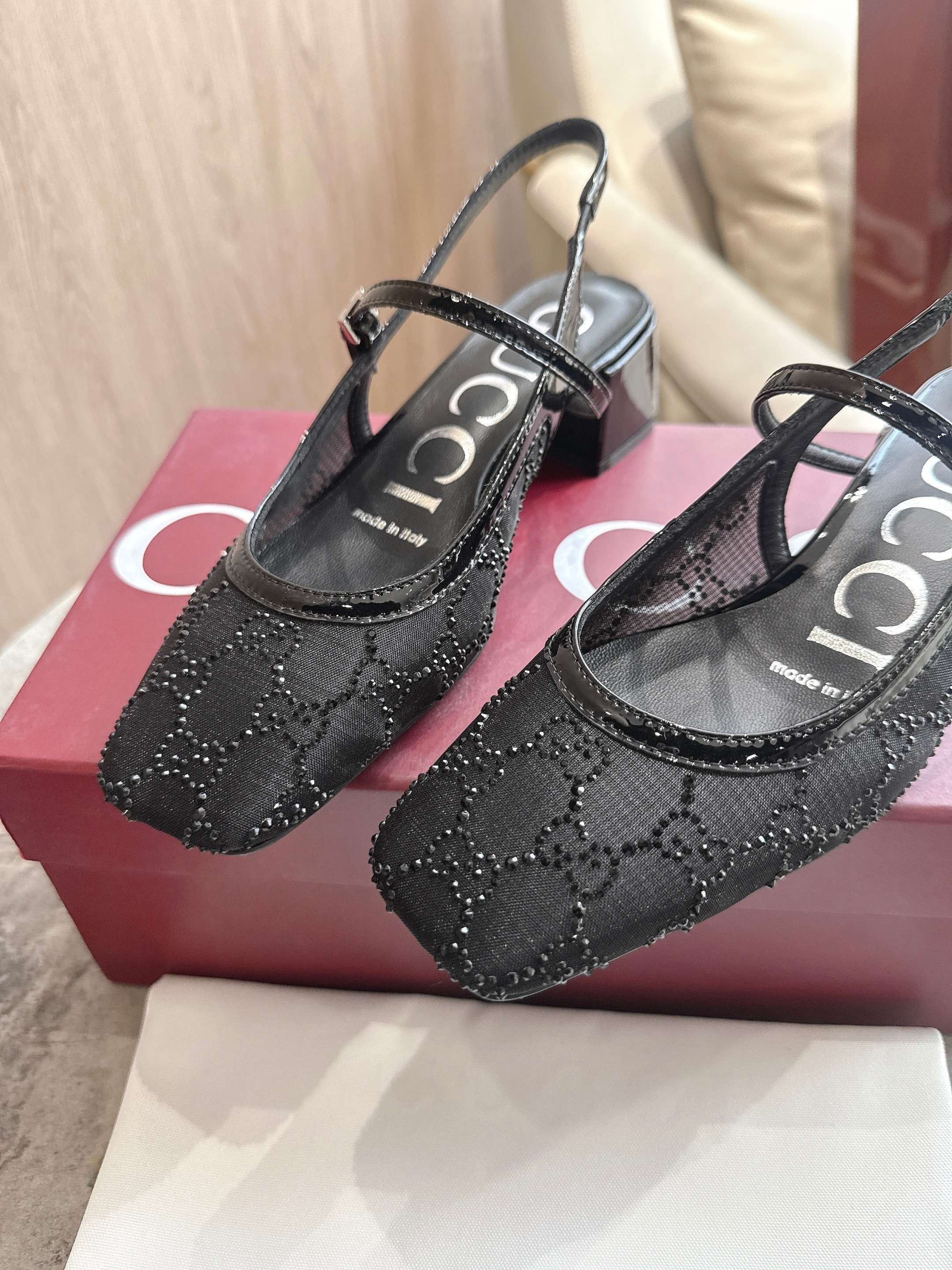 27269-Gucci-888 gallery