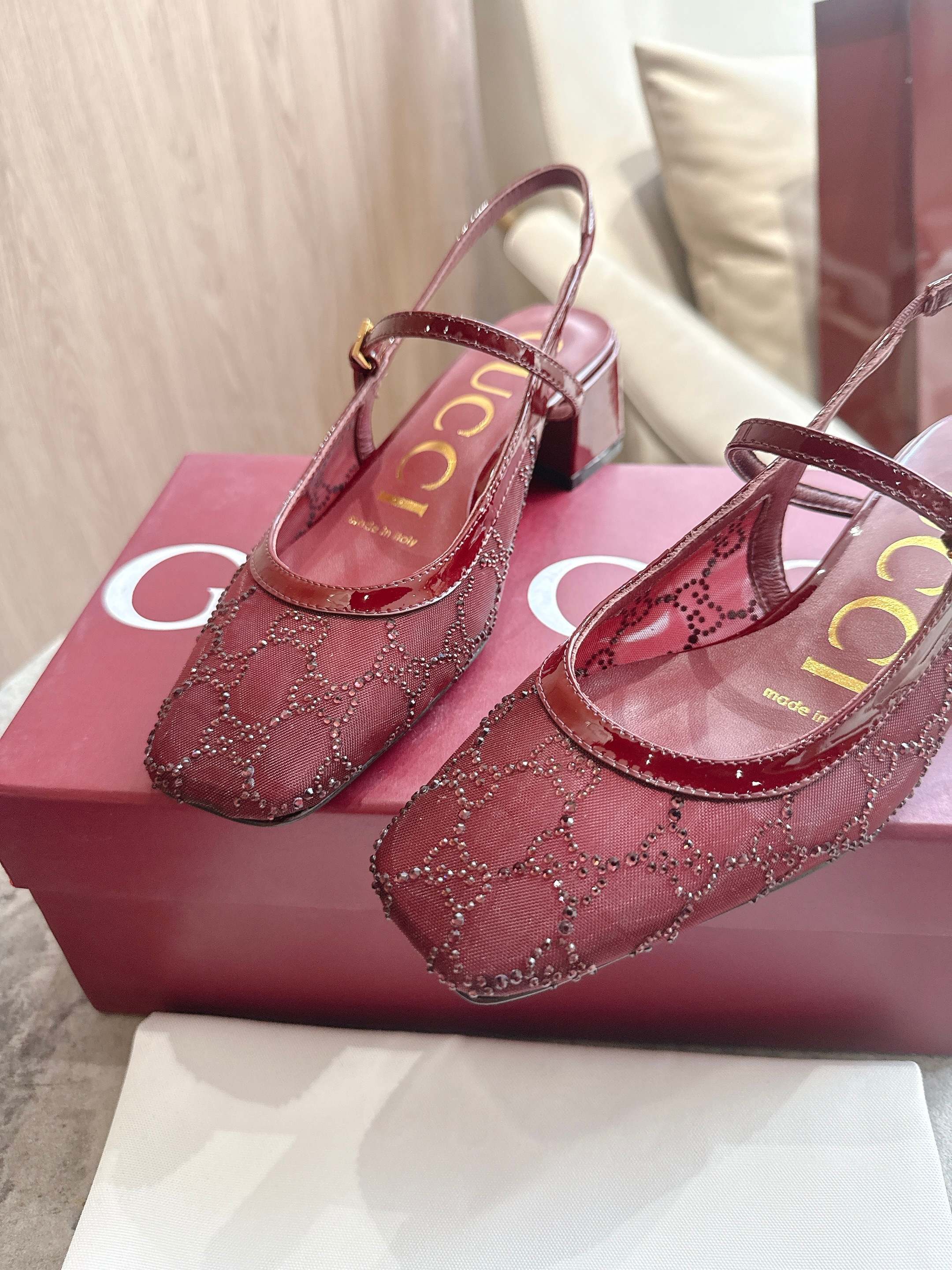 27269-Gucci-888 gallery