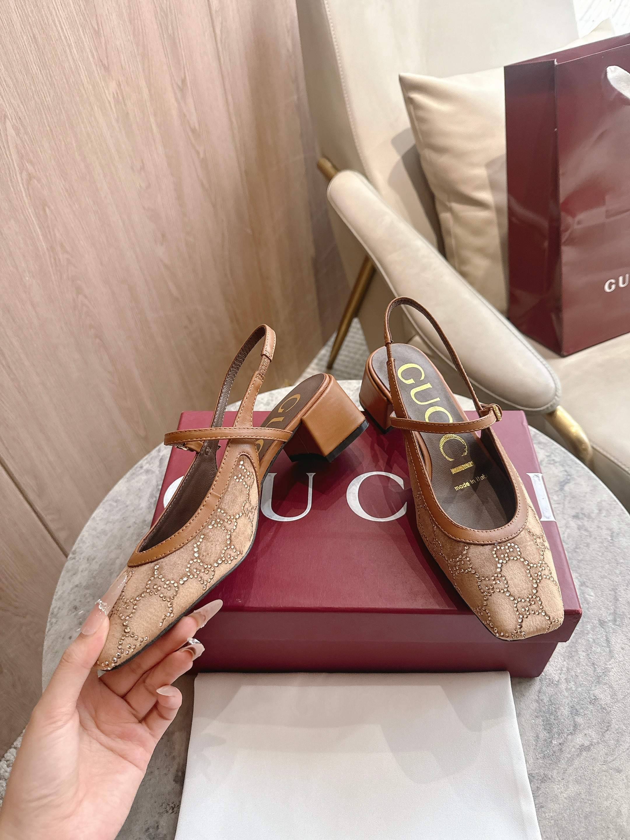 27269-Gucci-888 gallery