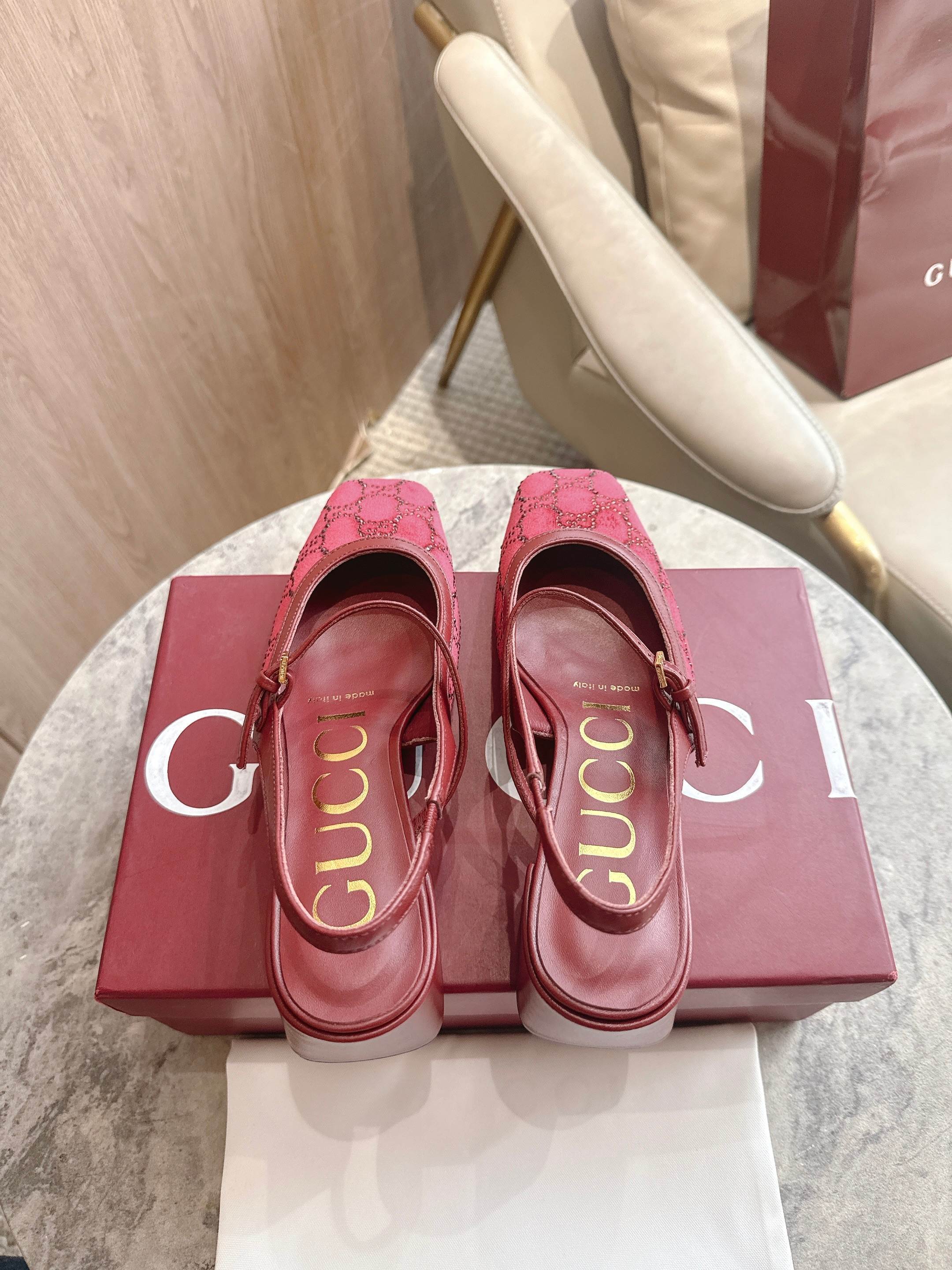 27269-Gucci-888 gallery