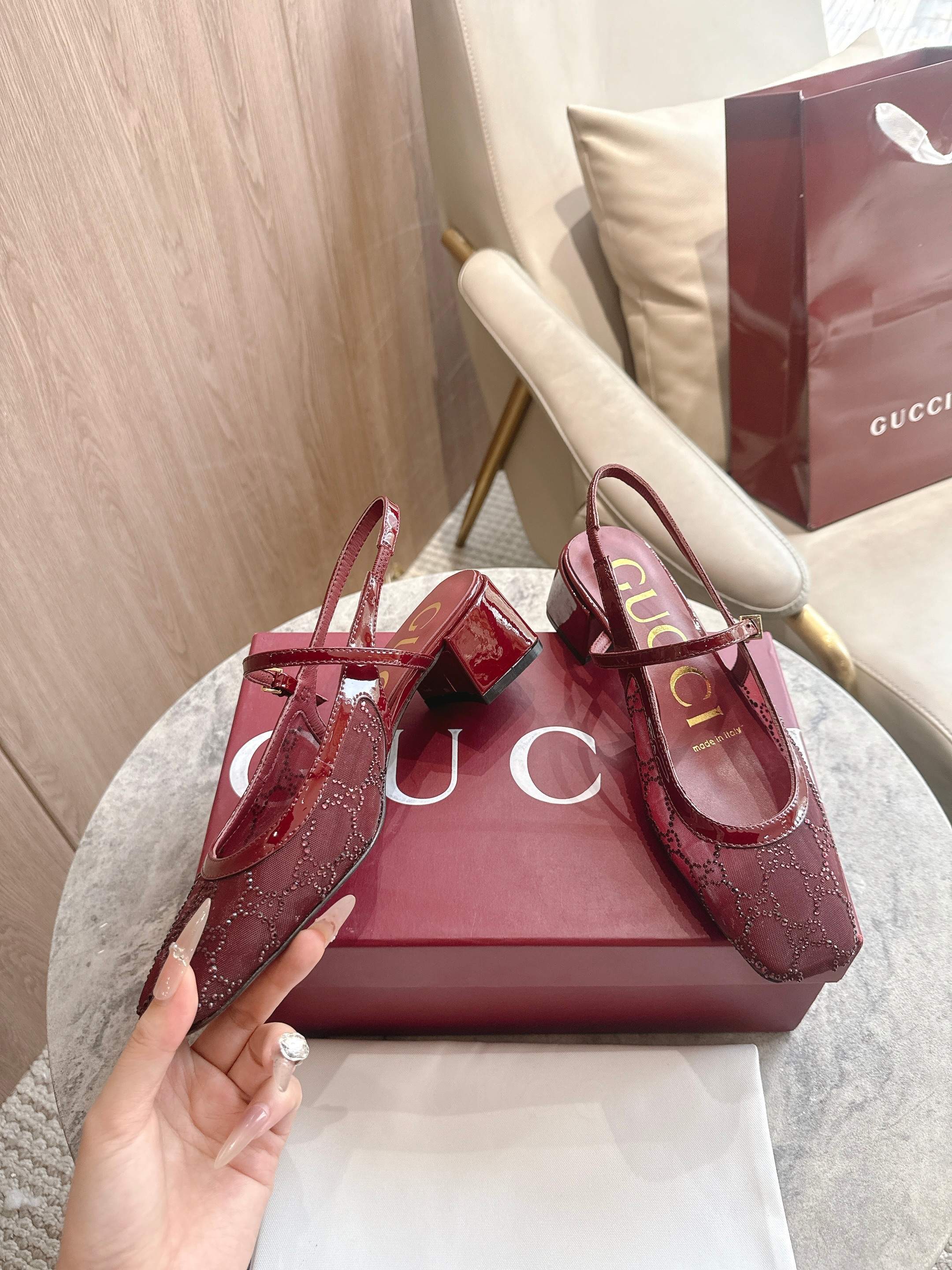 27269-Gucci-888 gallery