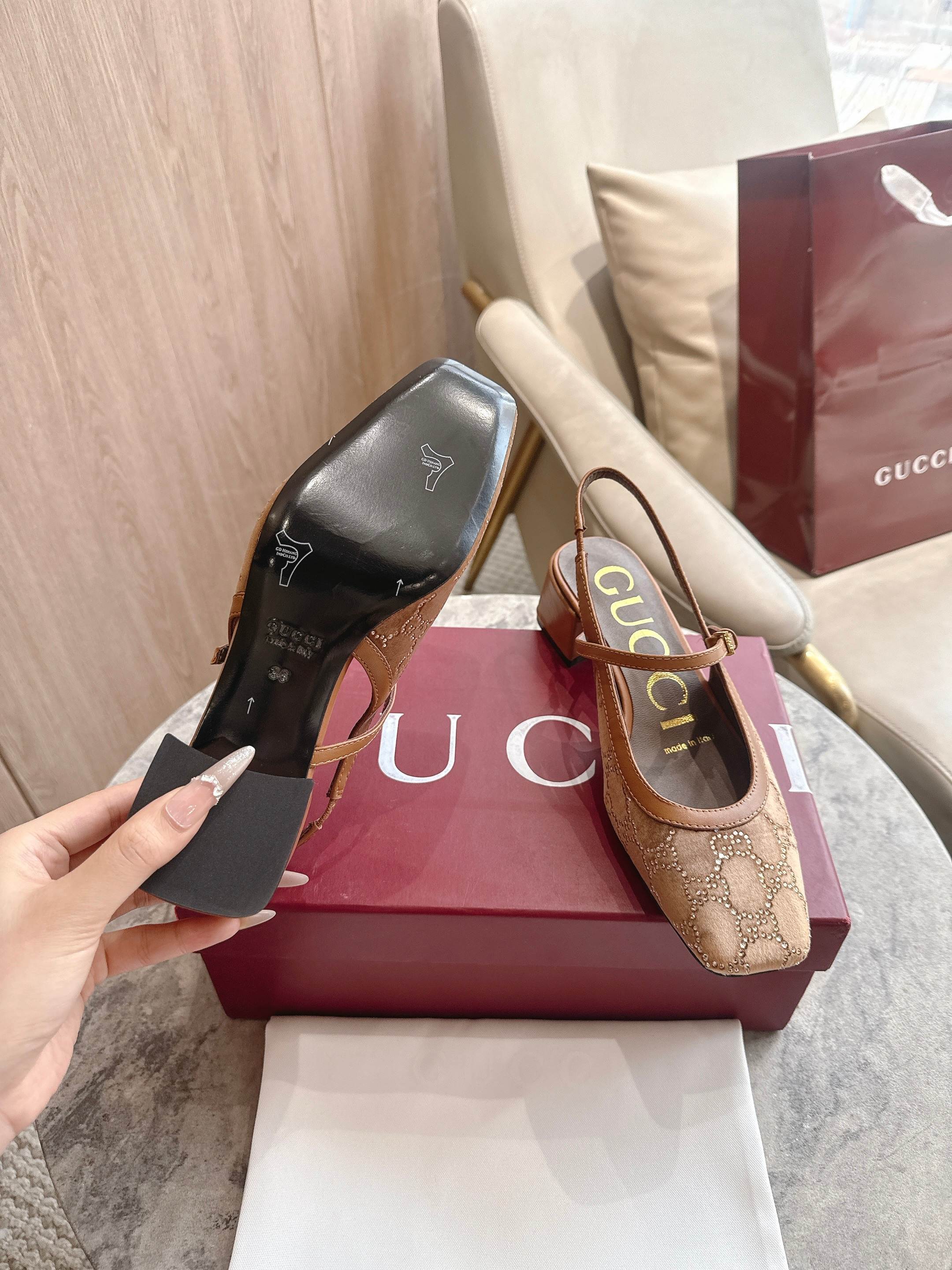 27269-Gucci-888 gallery