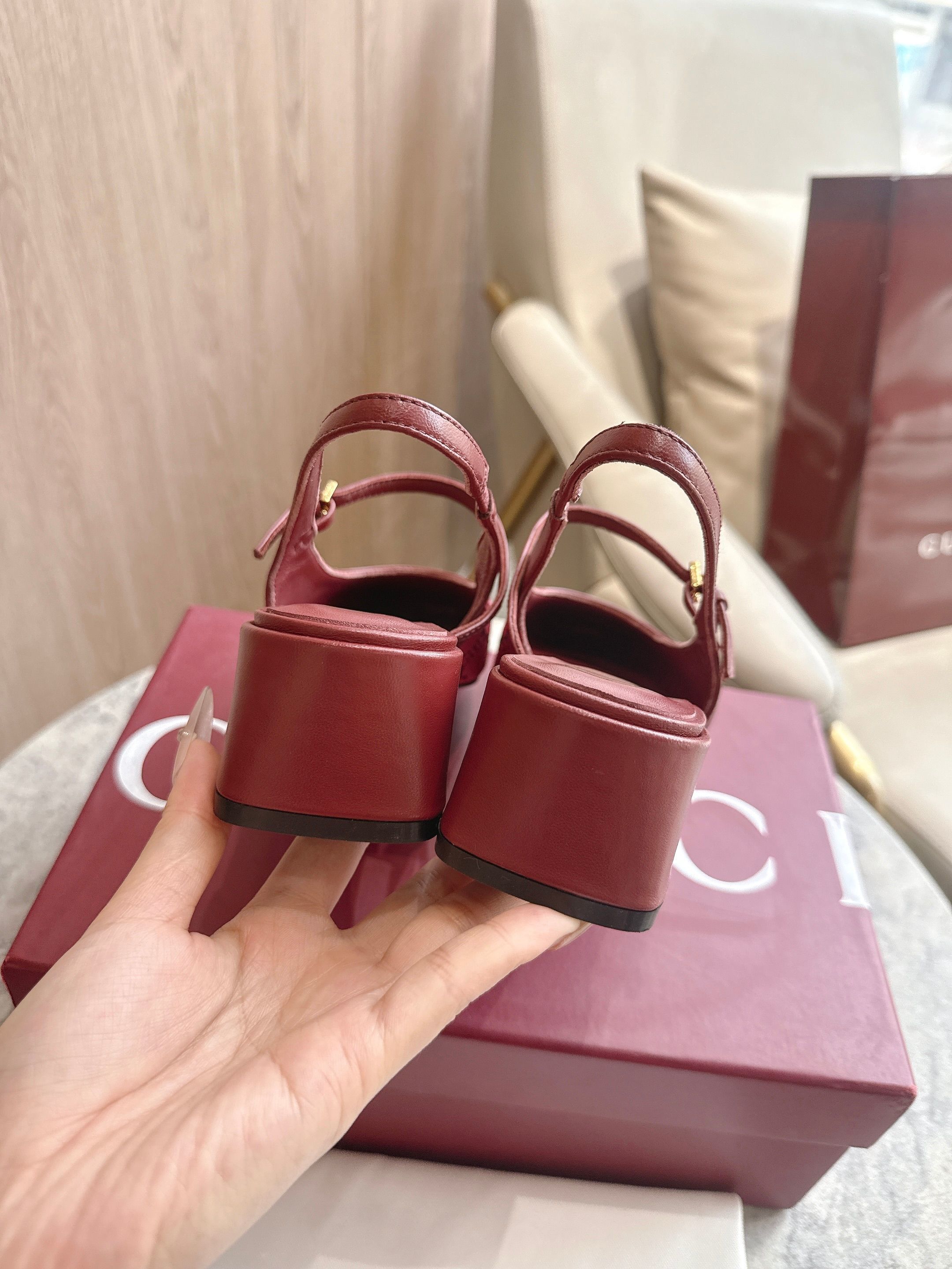 27269-Gucci-888 gallery