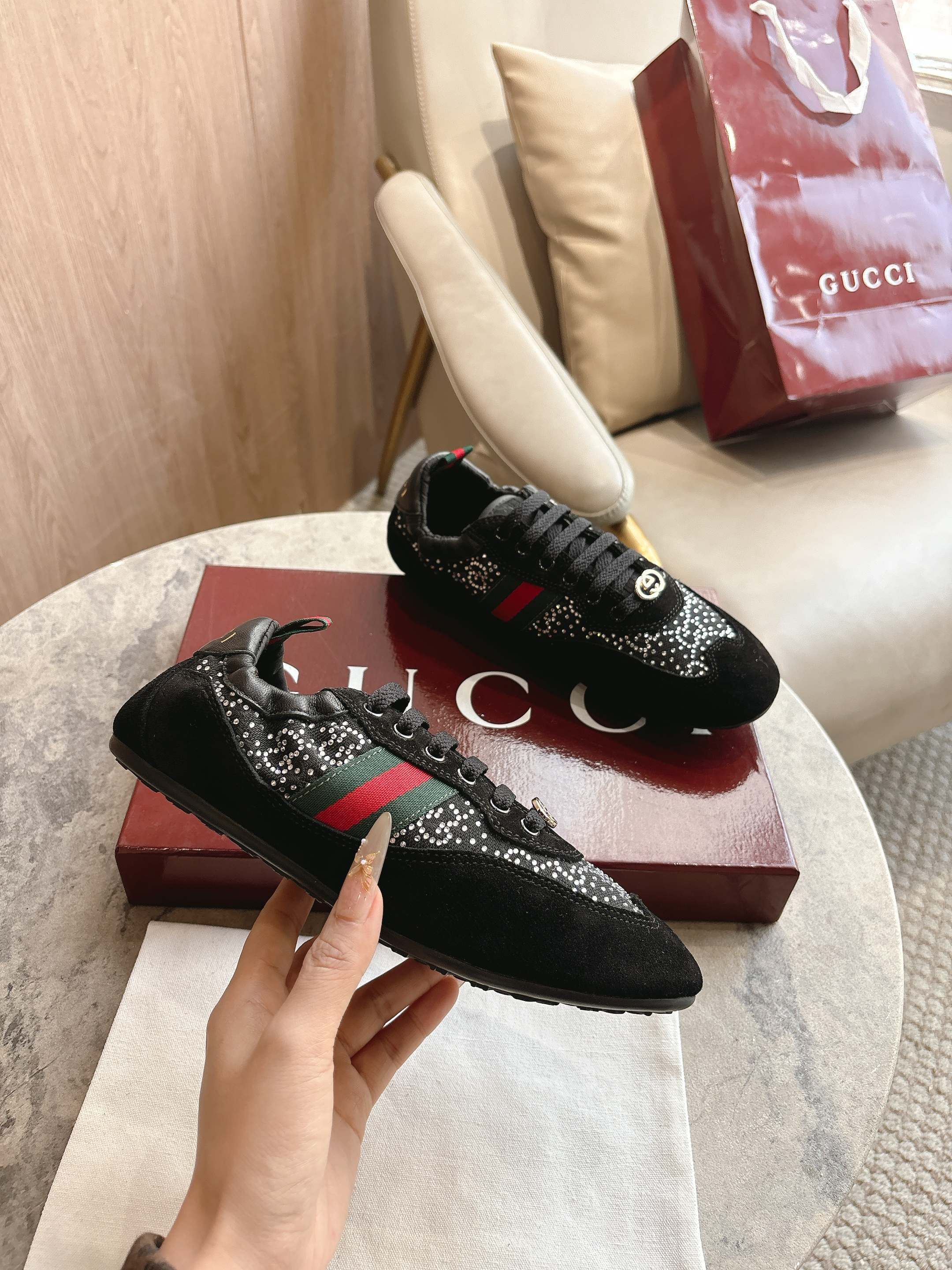 27270-Gucci-788 gallery