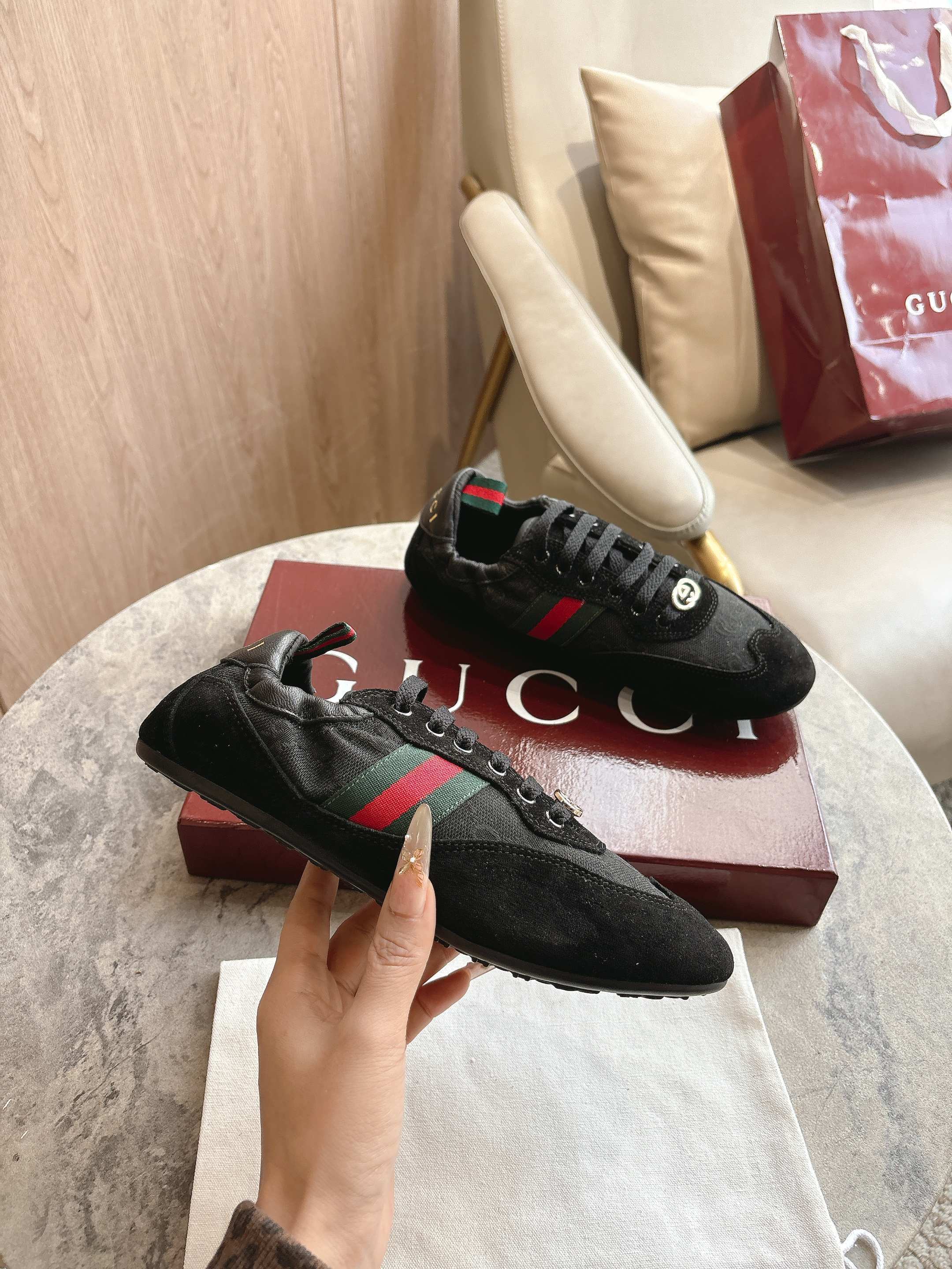 27270-Gucci-788 gallery