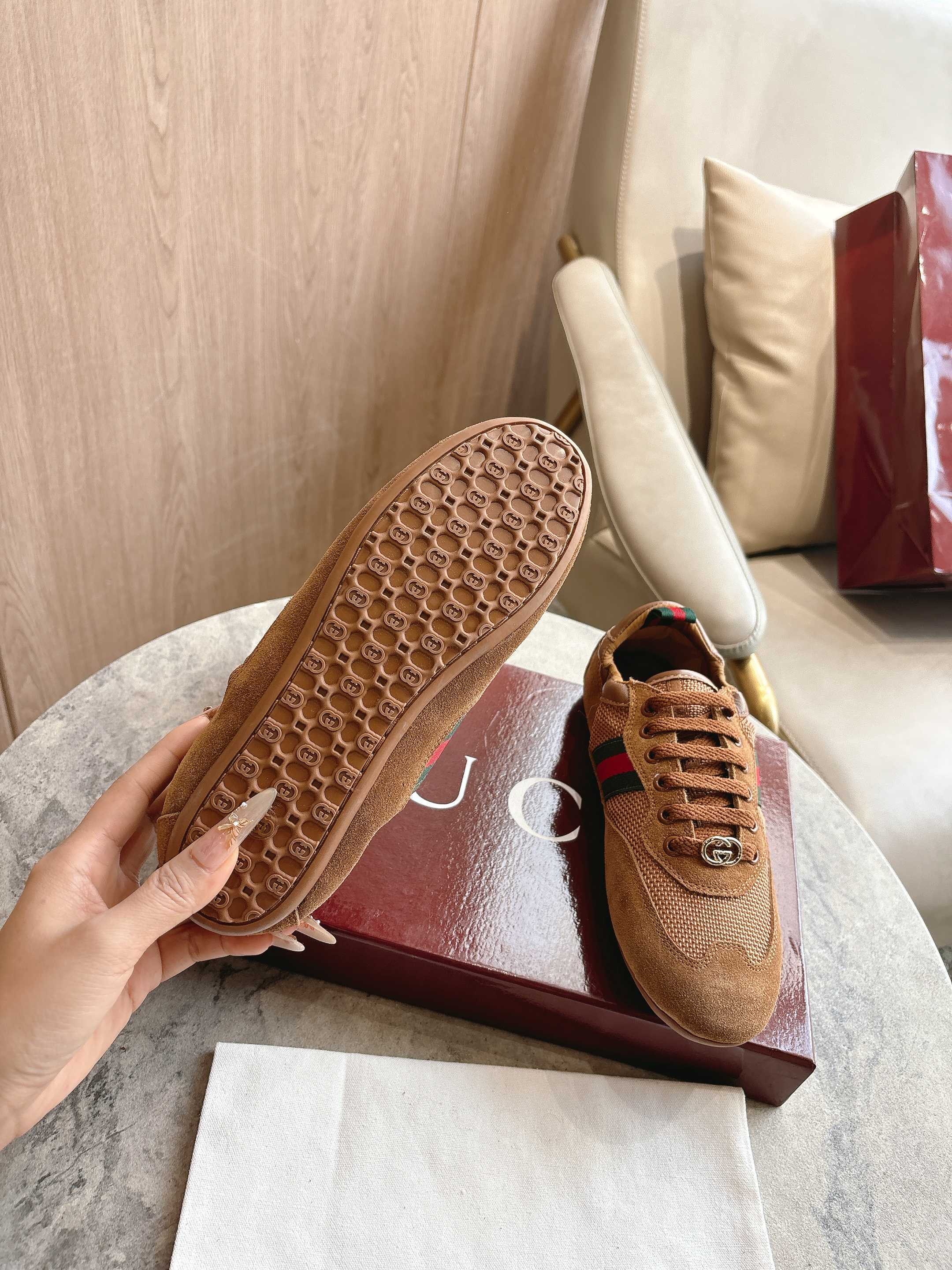 27270-Gucci-788 gallery