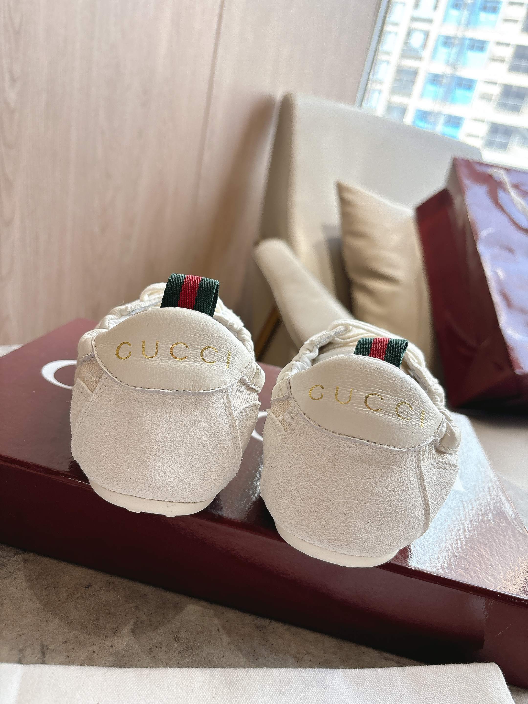 27270-Gucci-788 gallery