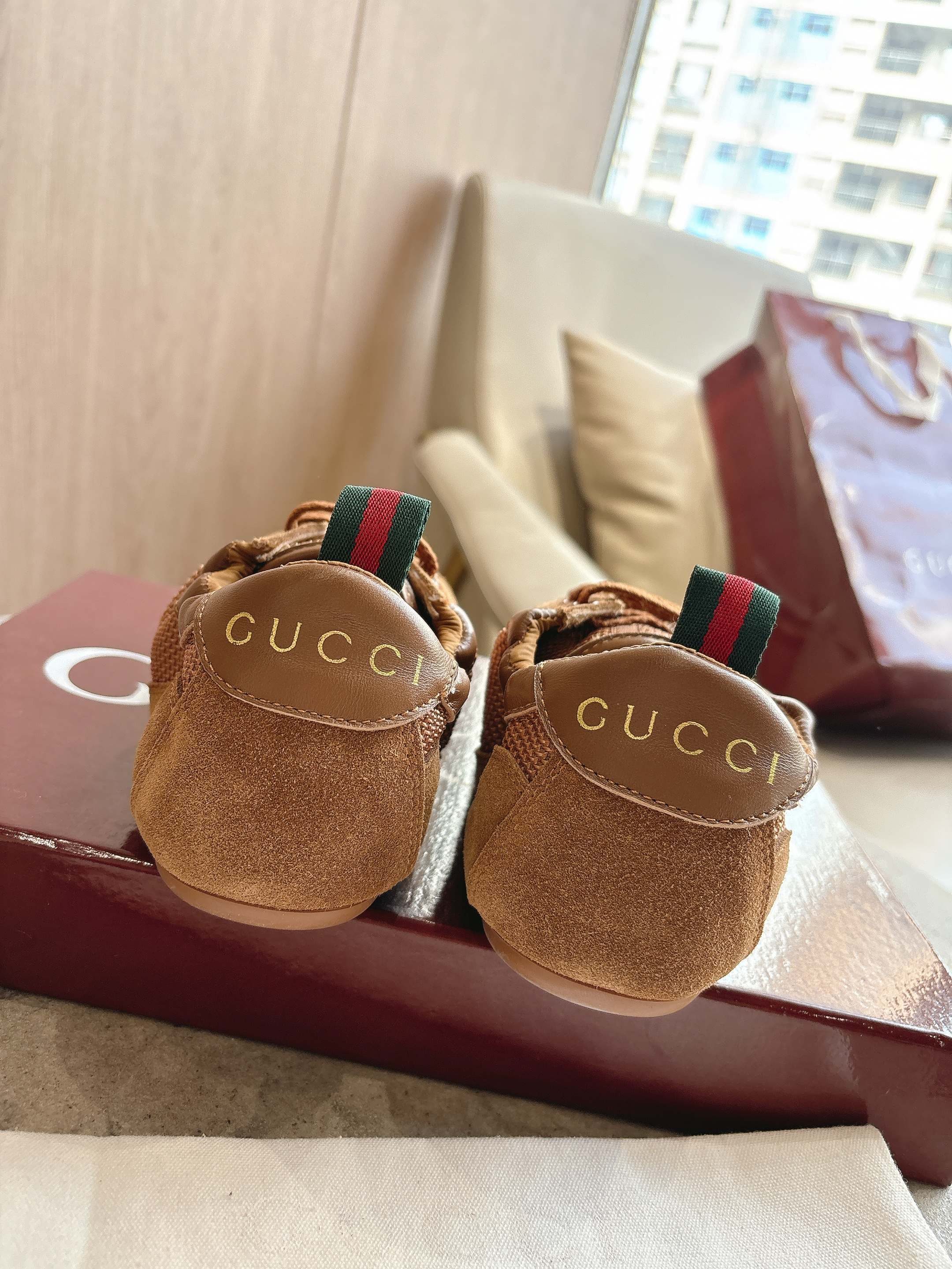 27270-Gucci-788 gallery
