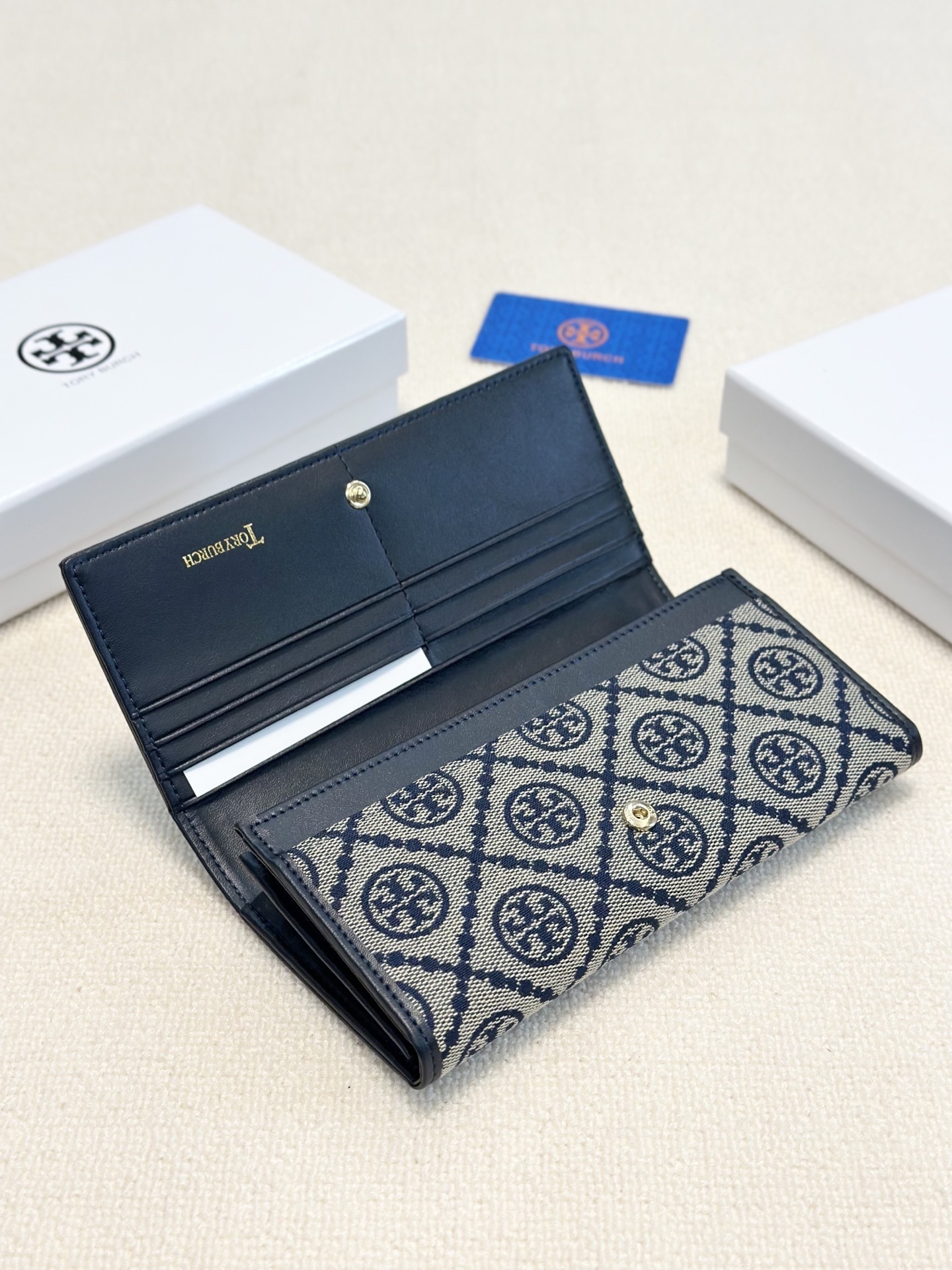 27274-Tory Burch--330 gallery