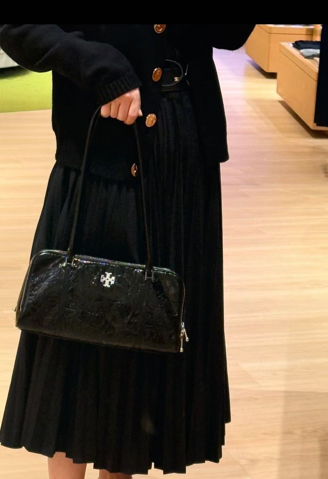 27279-Tory Burch--668 gallery