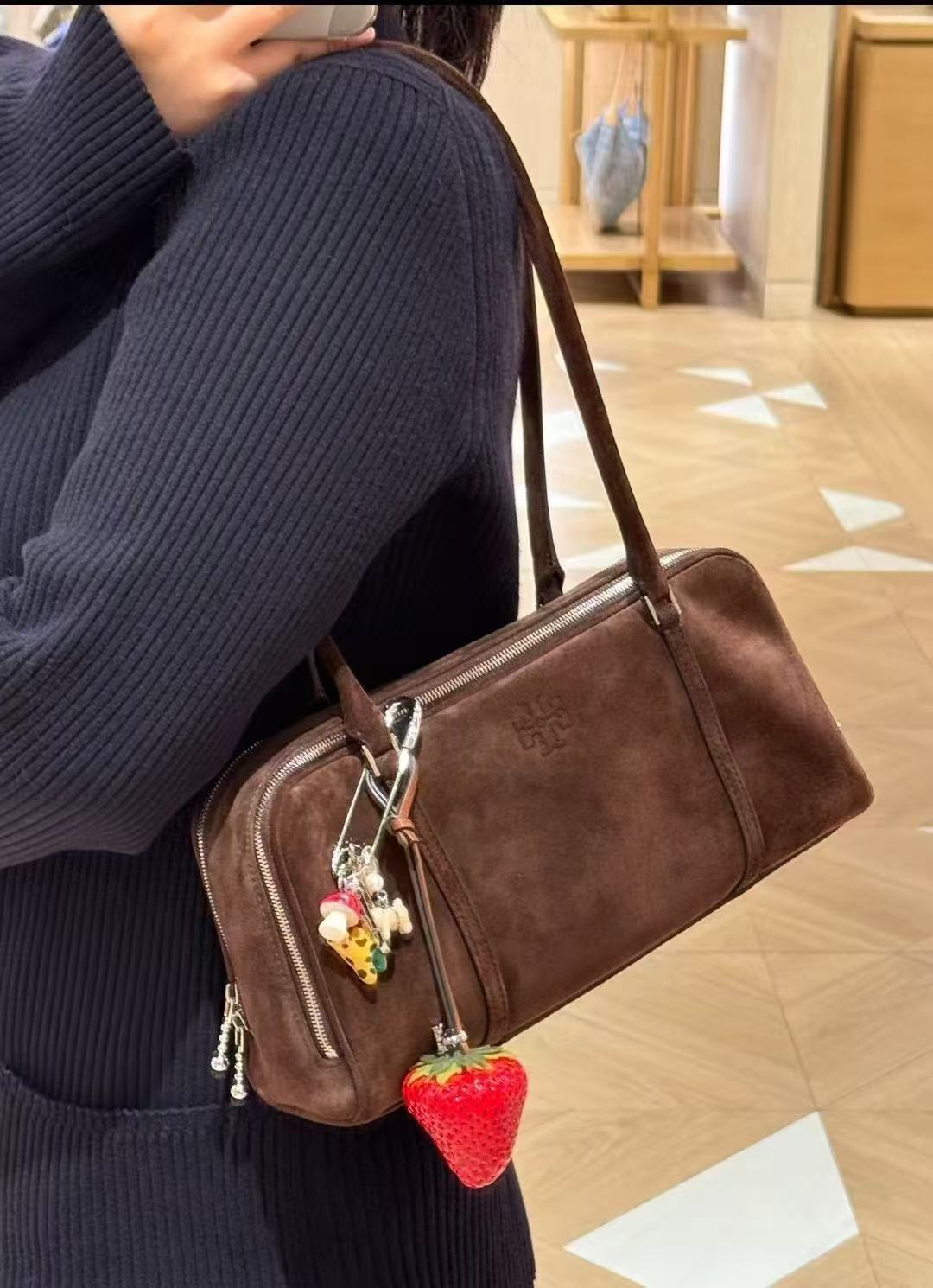 27279-Tory Burch--668 gallery