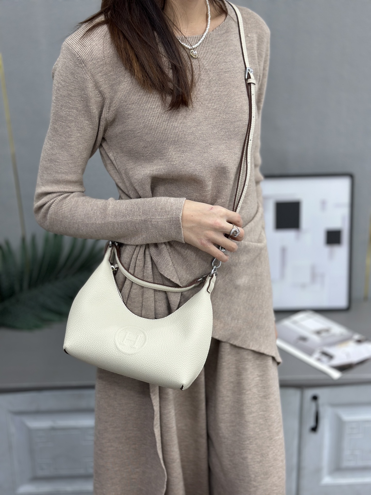 27280-HERMES-460 gallery