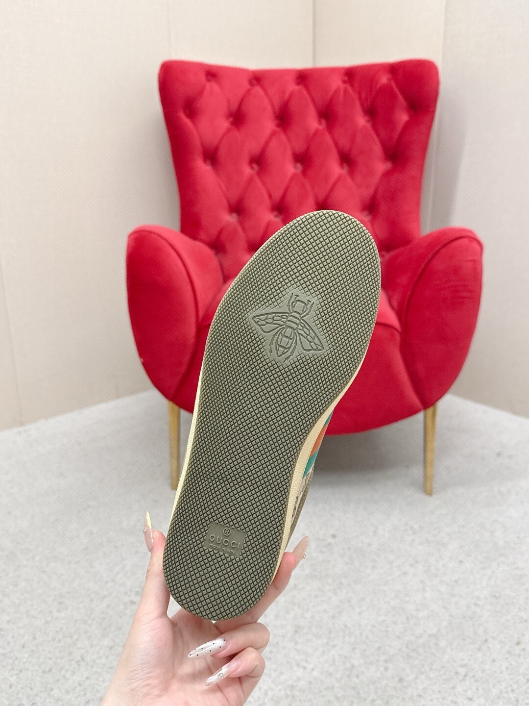 27282-Gucci-850 gallery