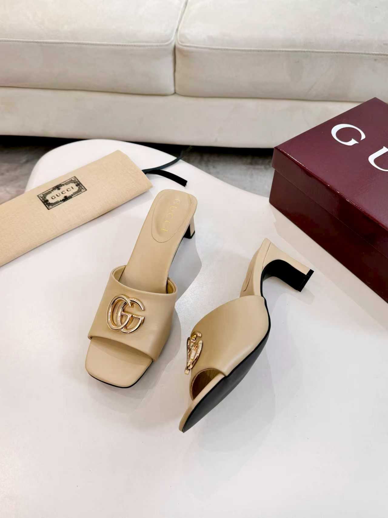 27283-Gucci-735 gallery