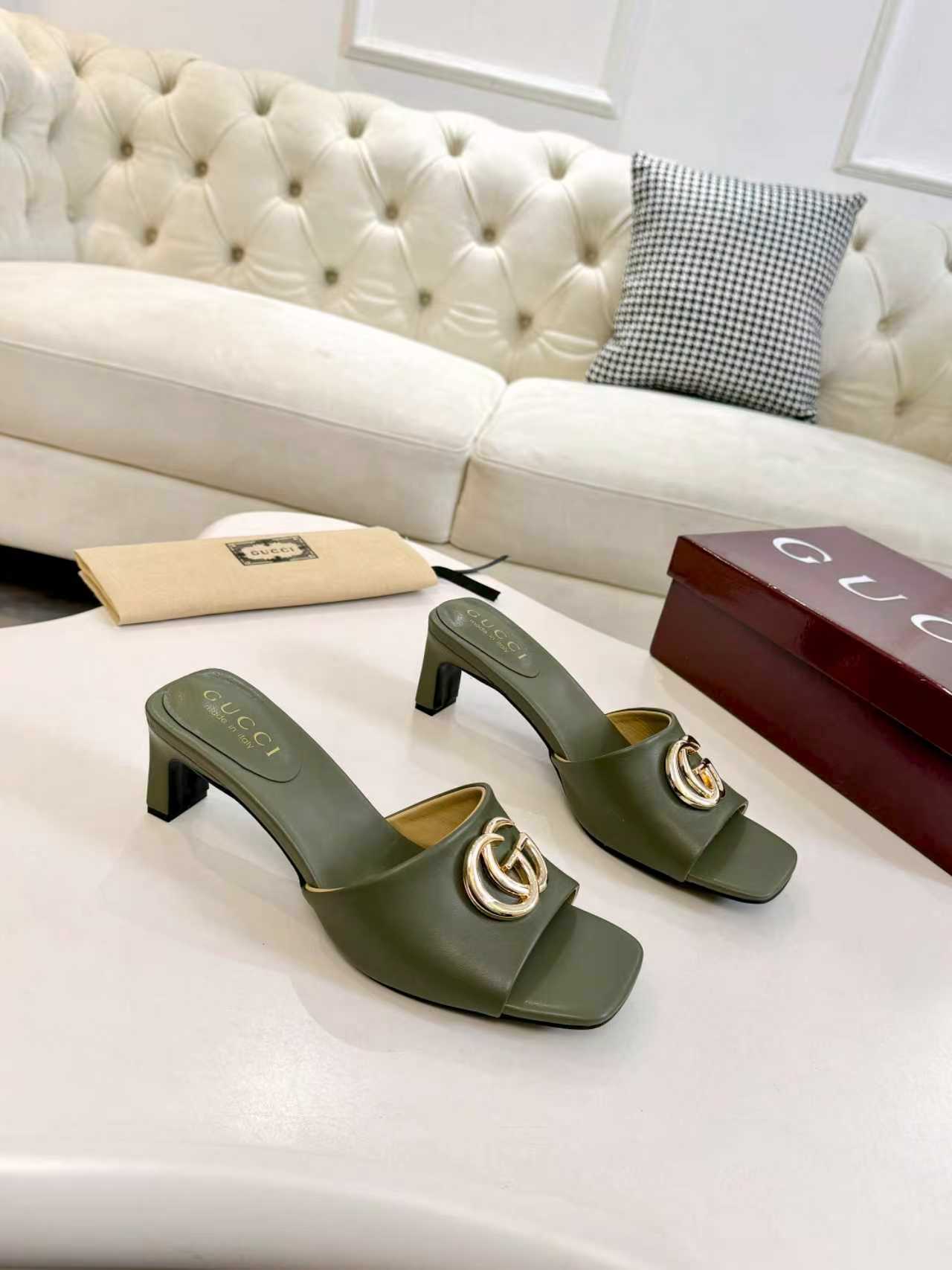 27283-Gucci-735 gallery