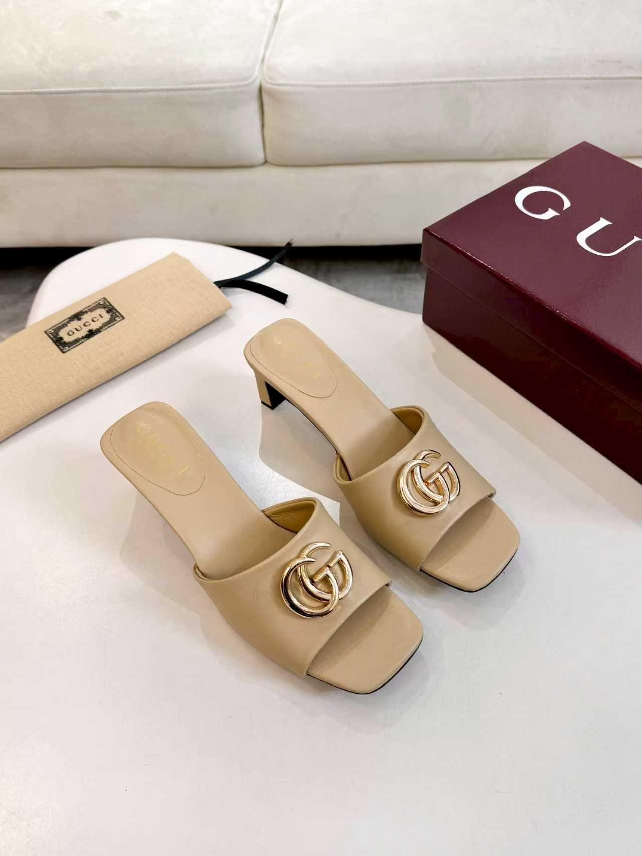 27283-Gucci-735 gallery