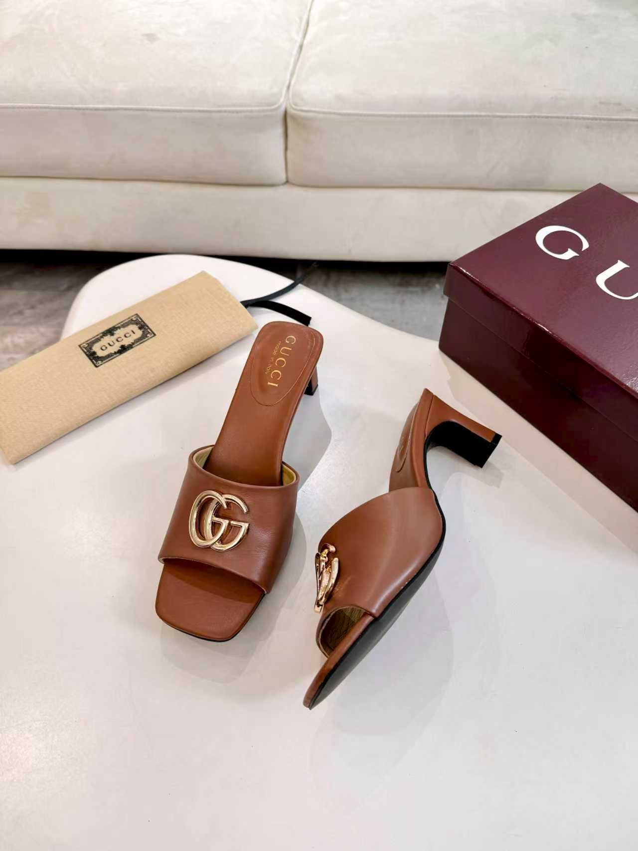 27283-Gucci-735 gallery