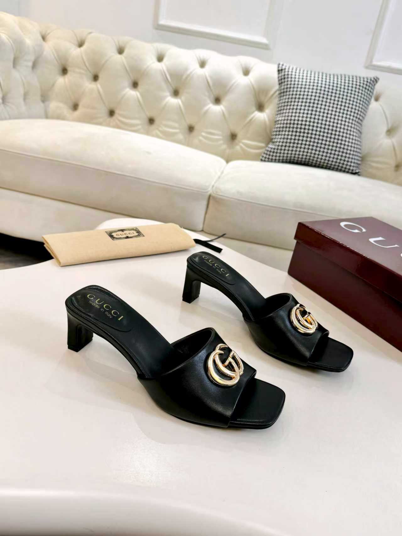 27283-Gucci-735 gallery