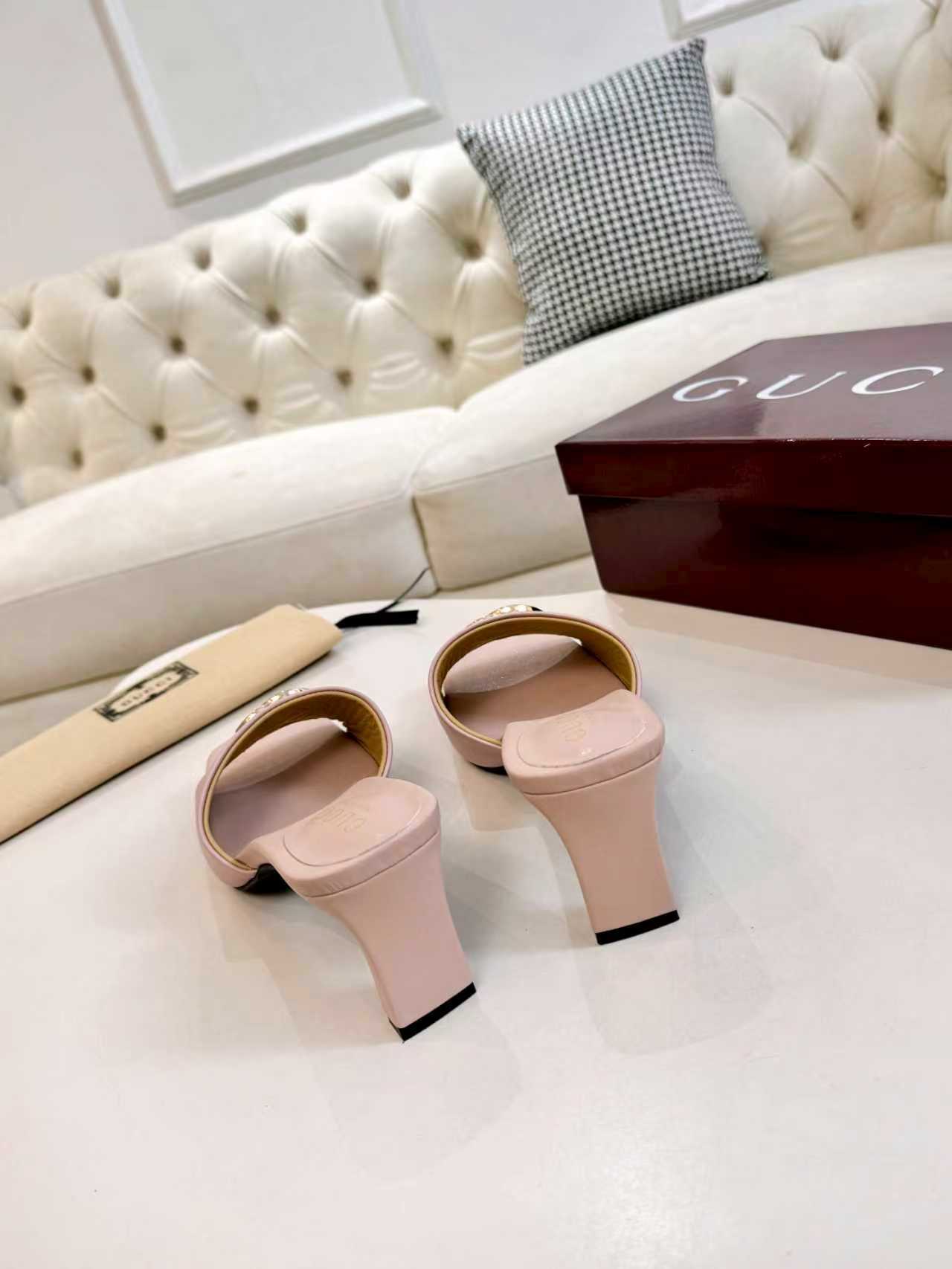 27283-Gucci-735 gallery