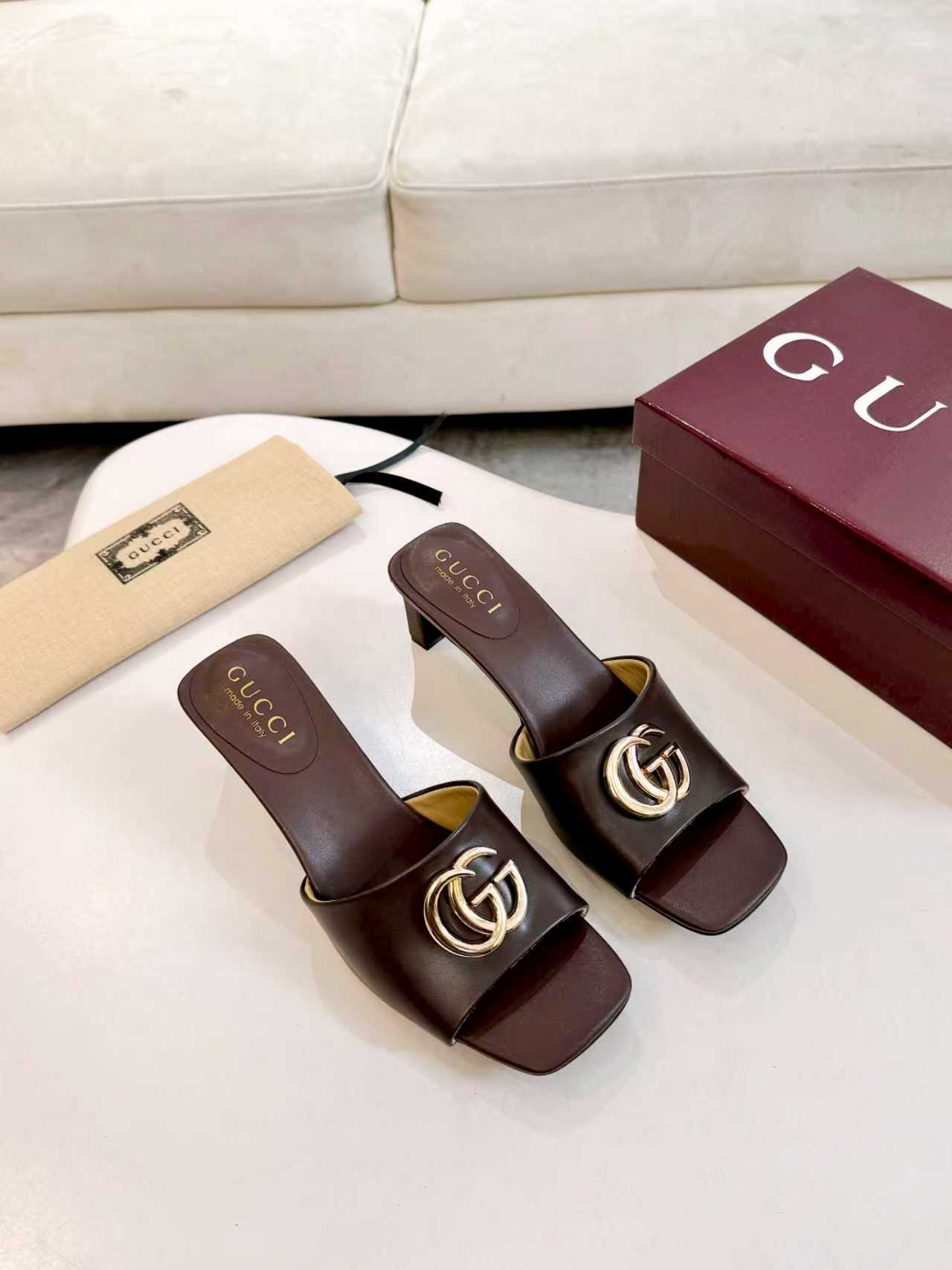 27283-Gucci-735 gallery