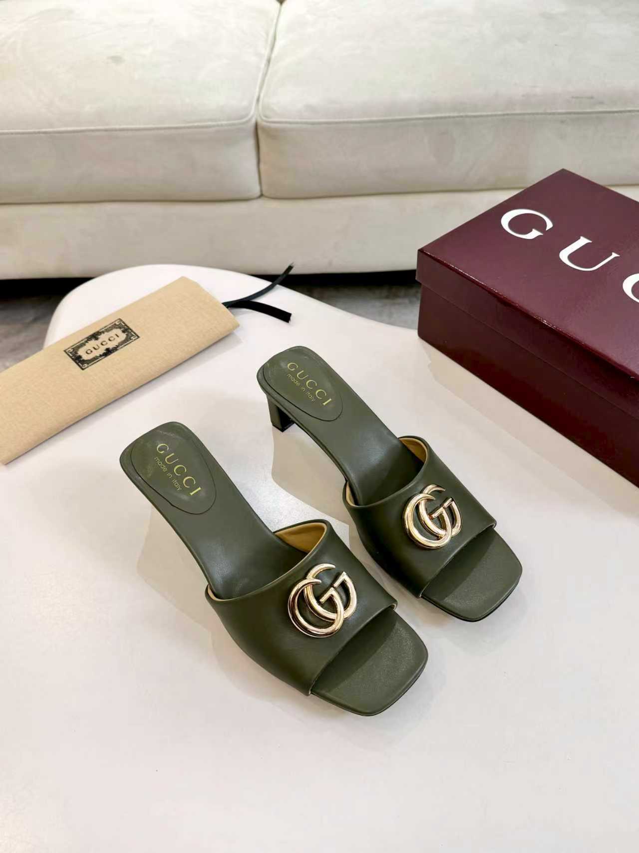 27283-Gucci-735 gallery