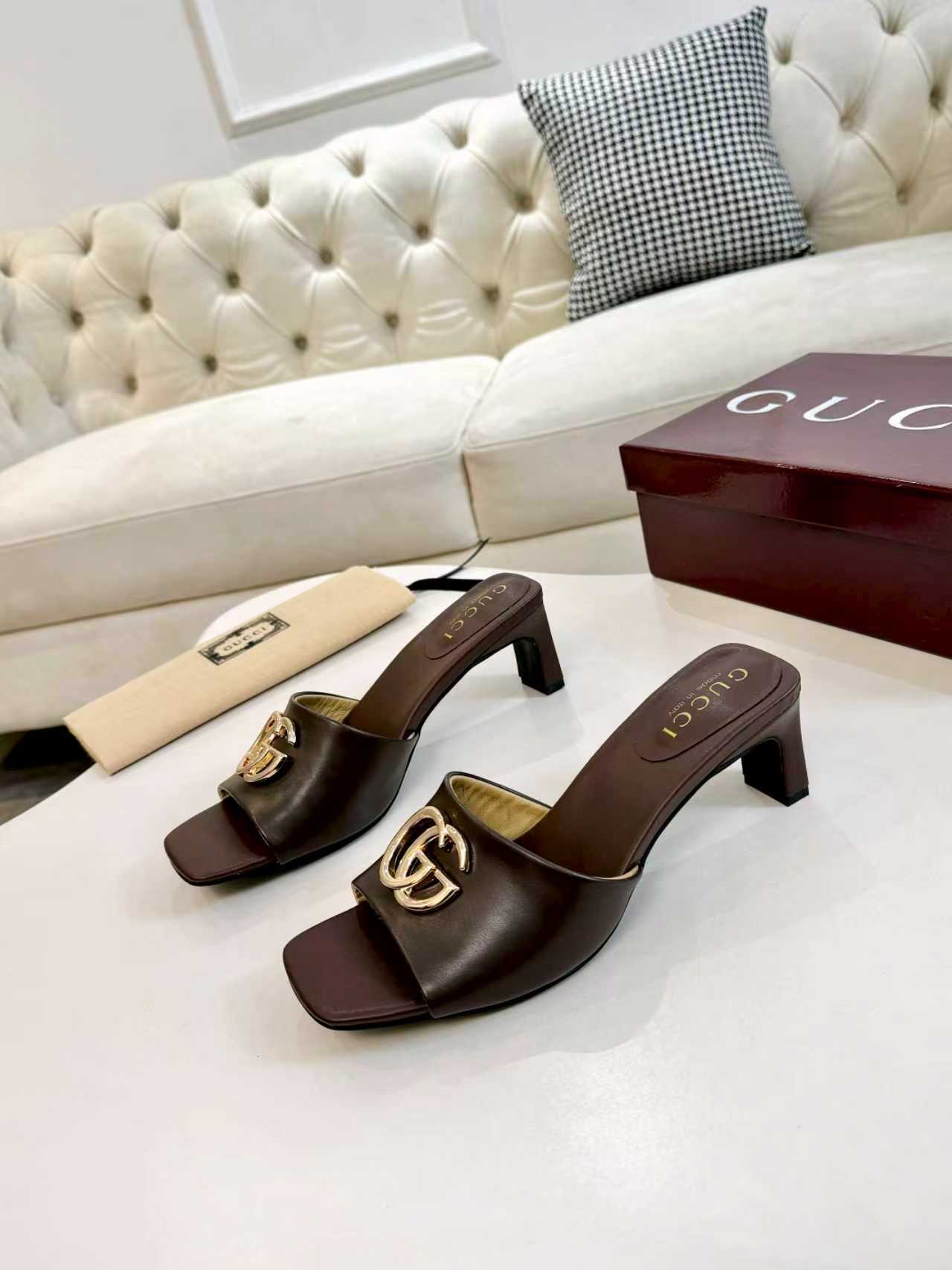 27283-Gucci-735 gallery