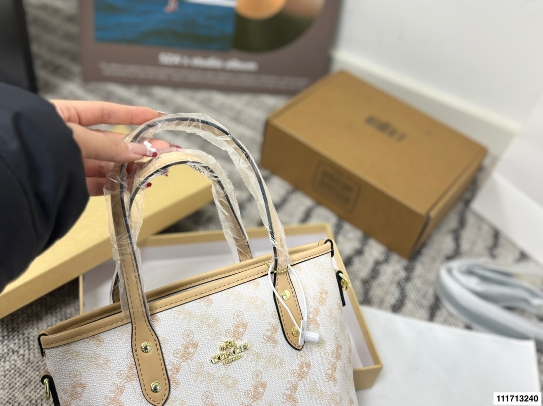 27290-COACH--420 gallery