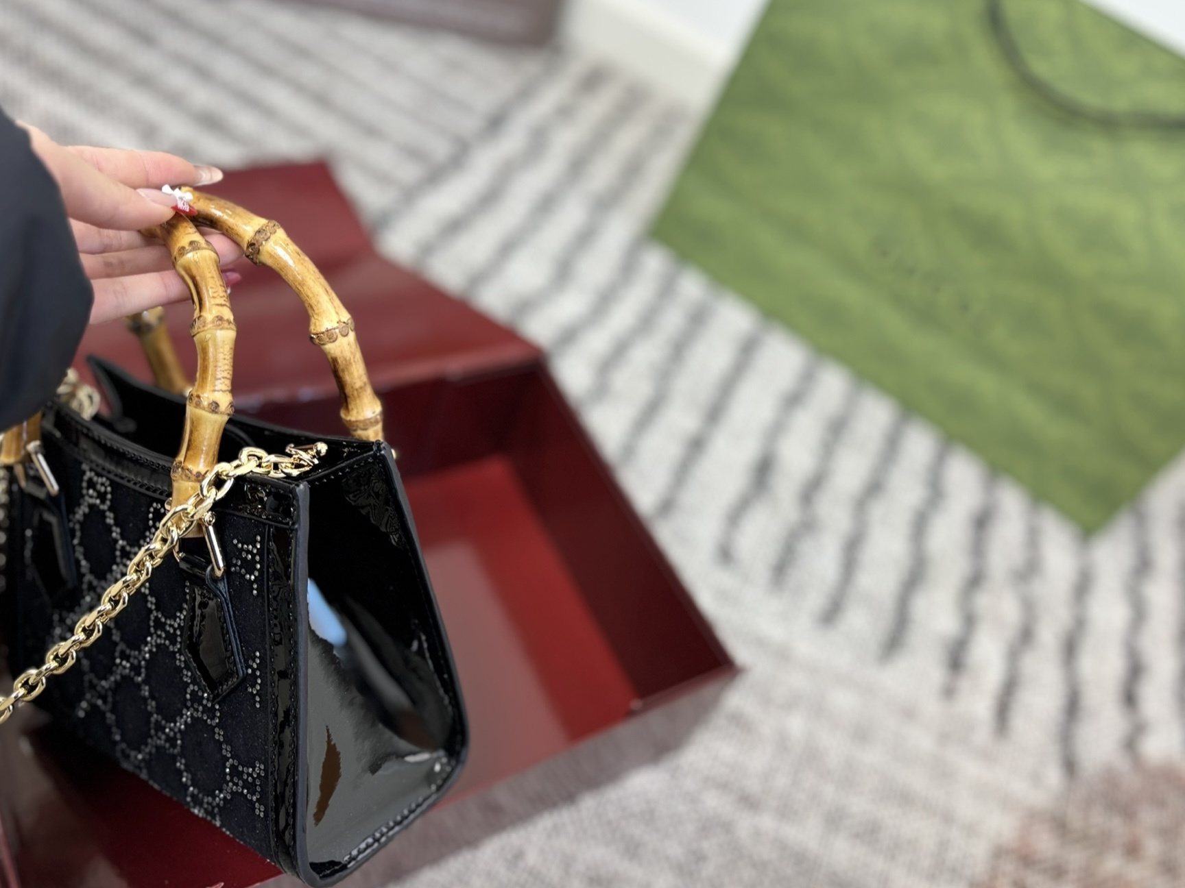 27292-Gucci--478 gallery