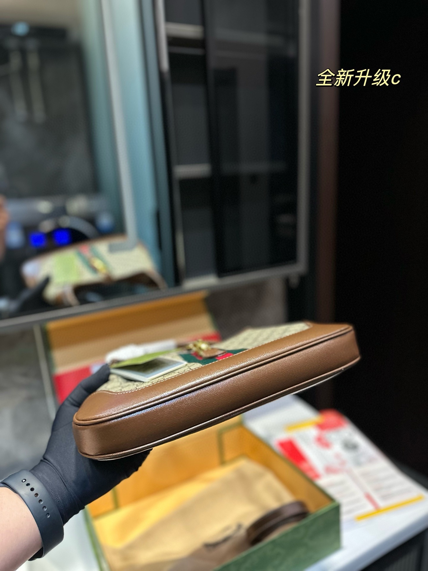 27293-Gucci-478 gallery