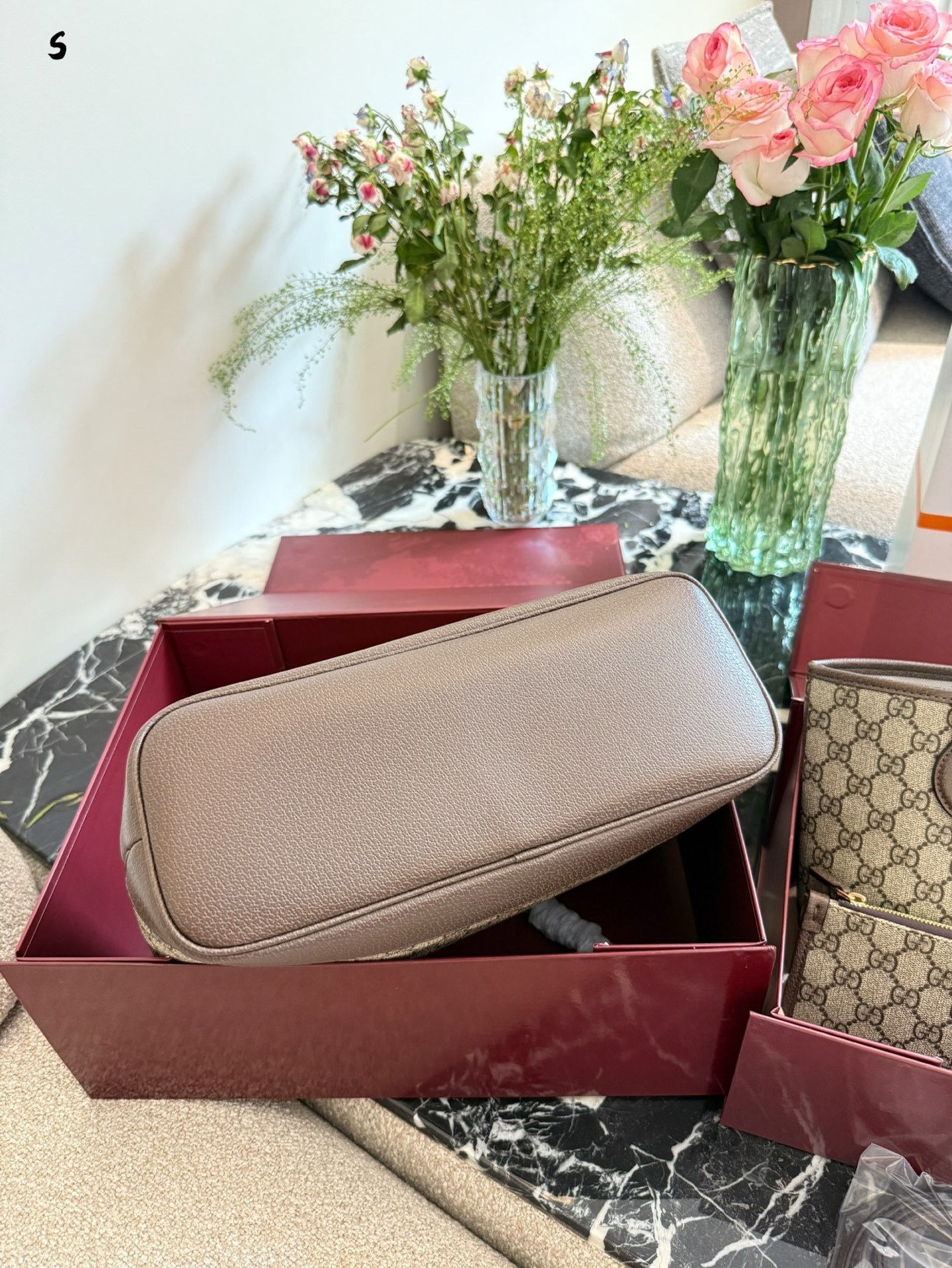 27296-Gucci-530 gallery