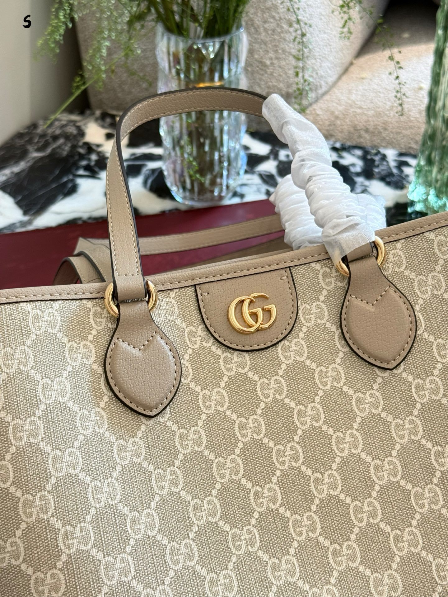 27296-Gucci-530 gallery