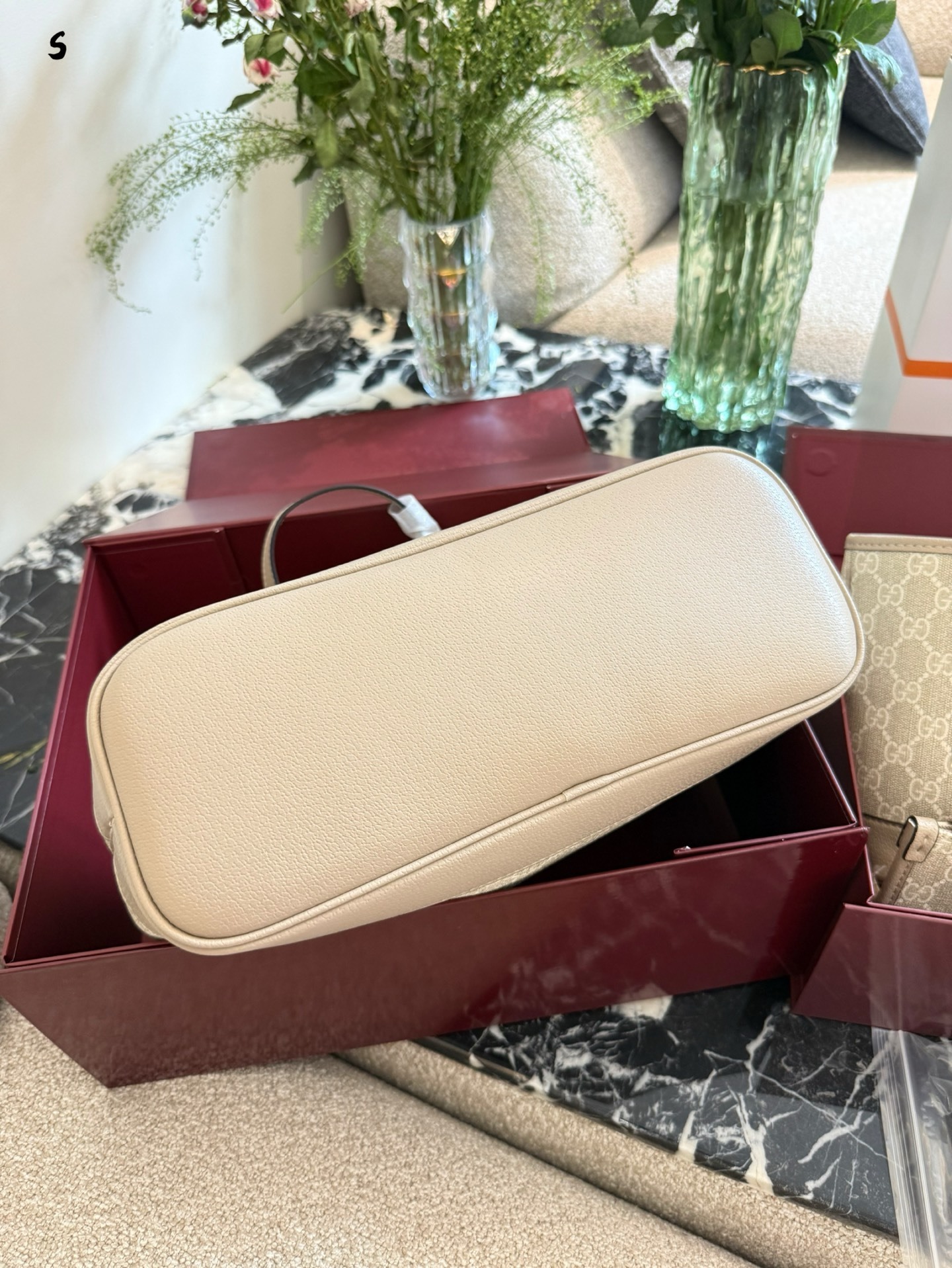 27296-Gucci-530 gallery