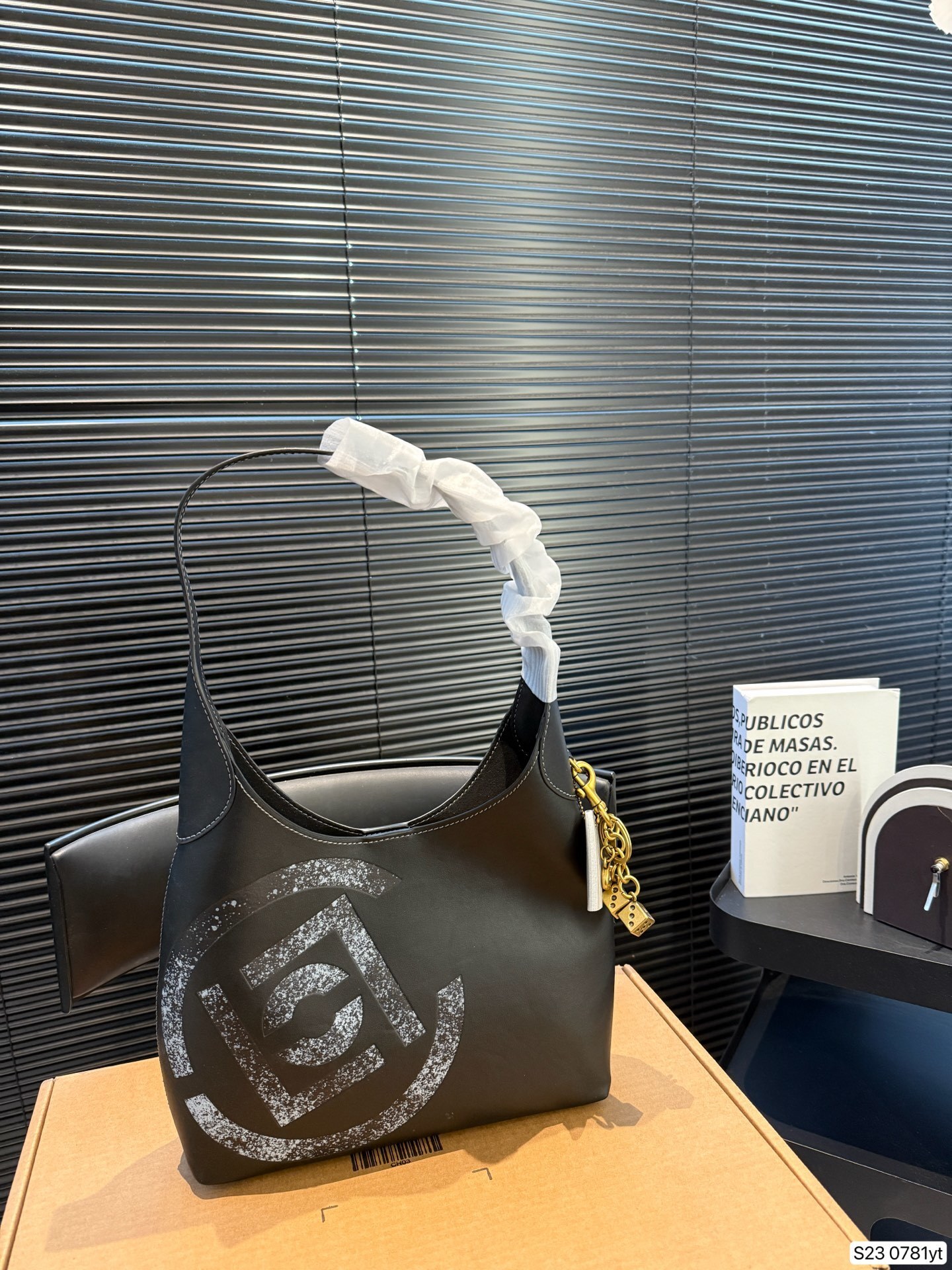 27299-COACH--488 gallery