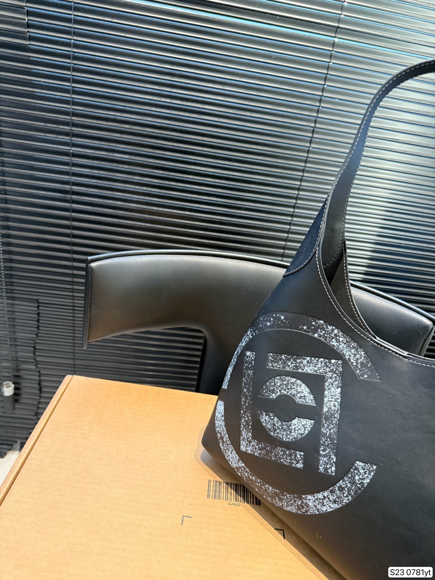 27299-COACH--488 gallery