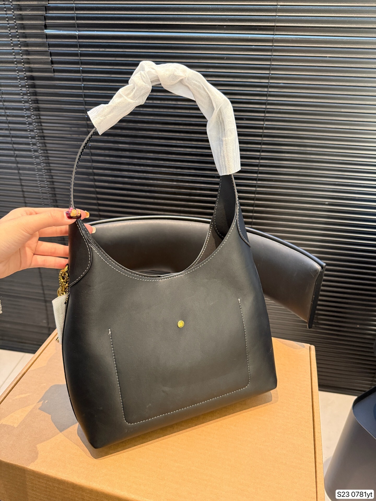 27299-COACH--488 gallery