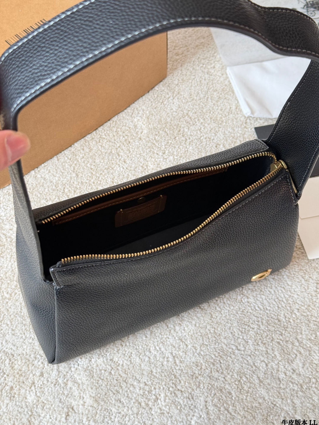 27300-COACH-450 gallery