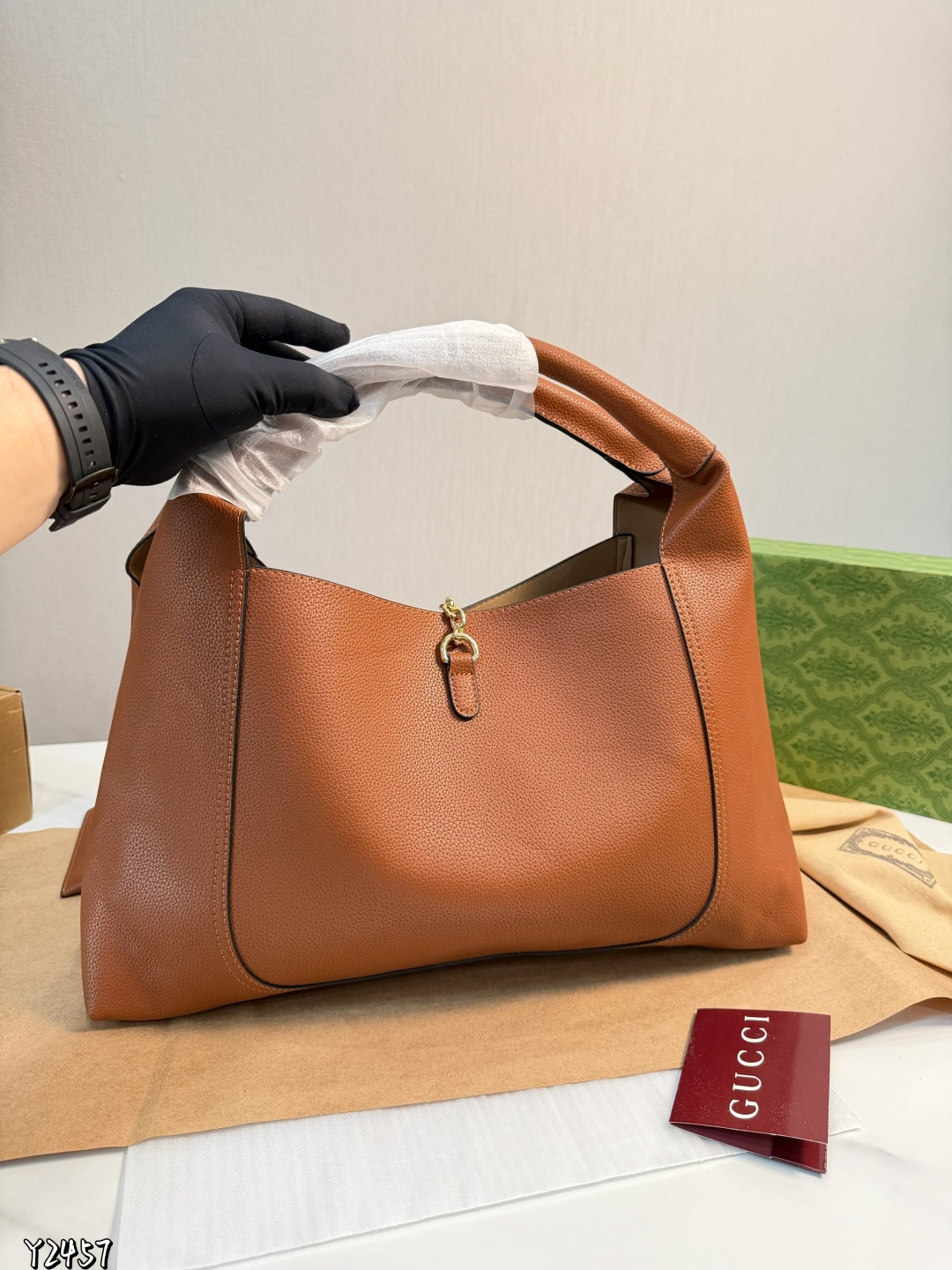 27305-Gucci-485 gallery