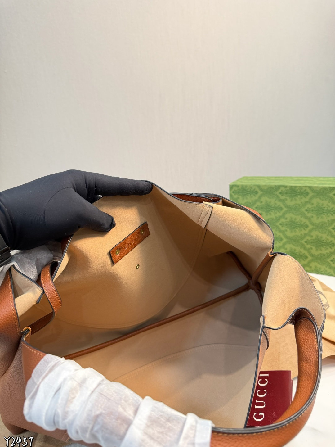 27305-Gucci-485 gallery