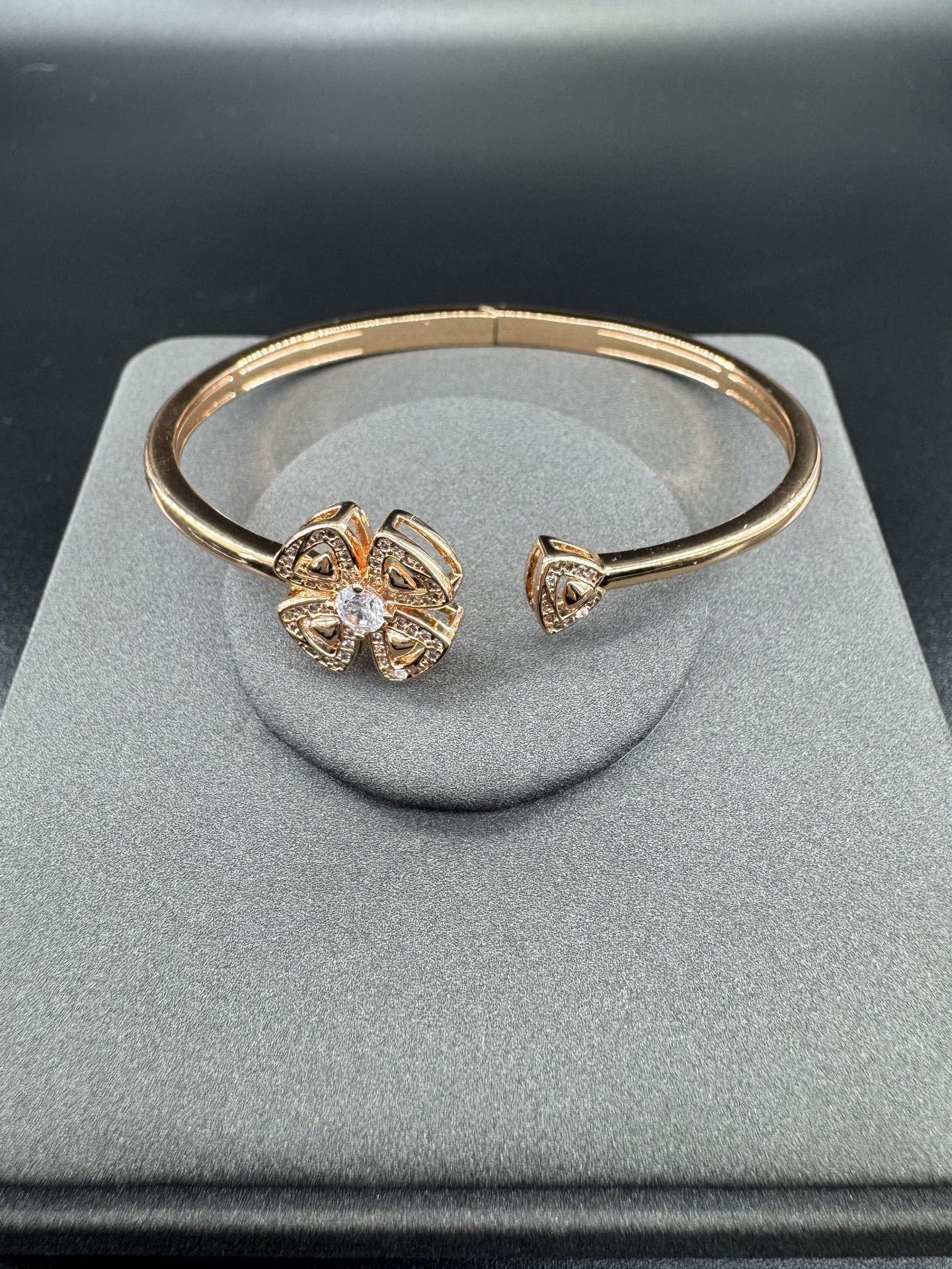 27327-Bulgari-593 gallery