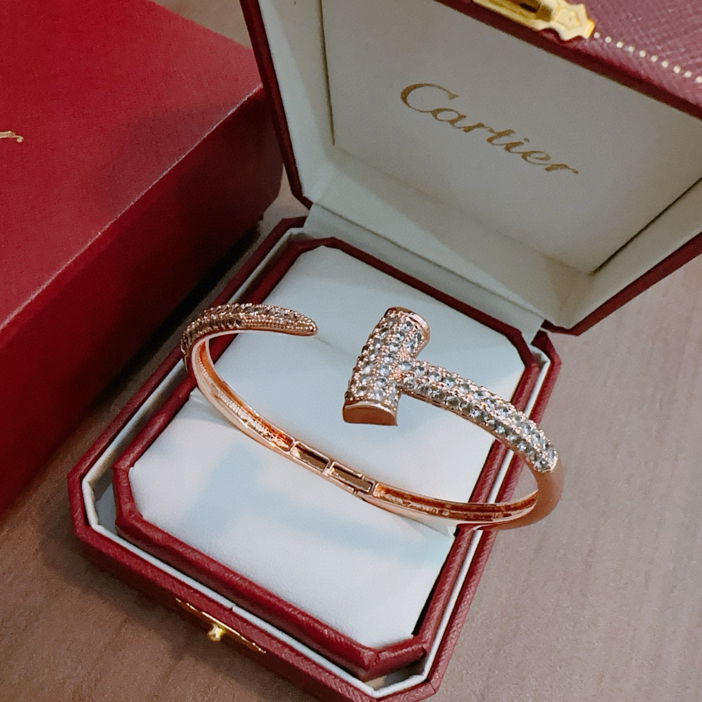 27330-Cartier-560 gallery