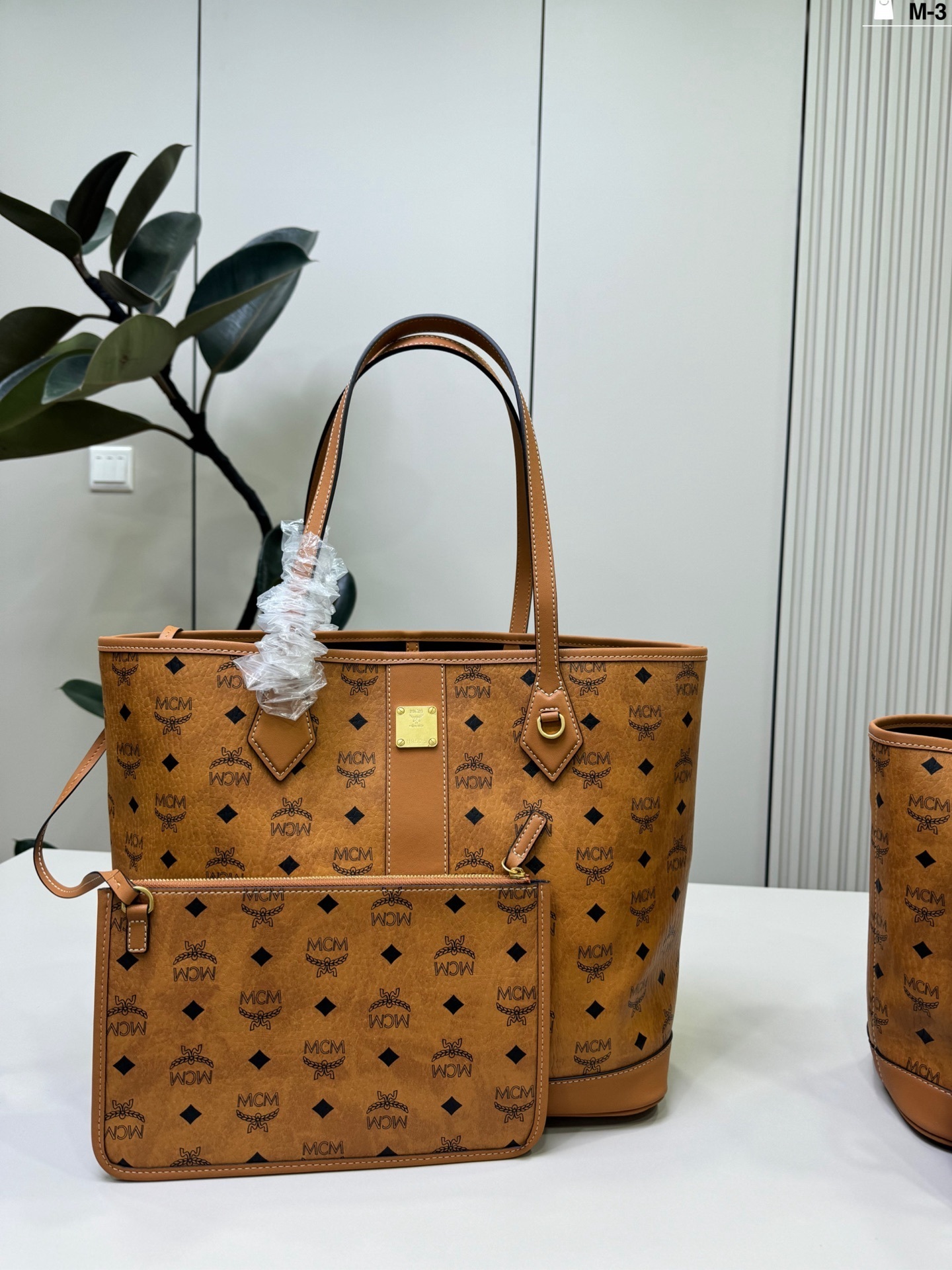 27332-m'c'm-545 gallery